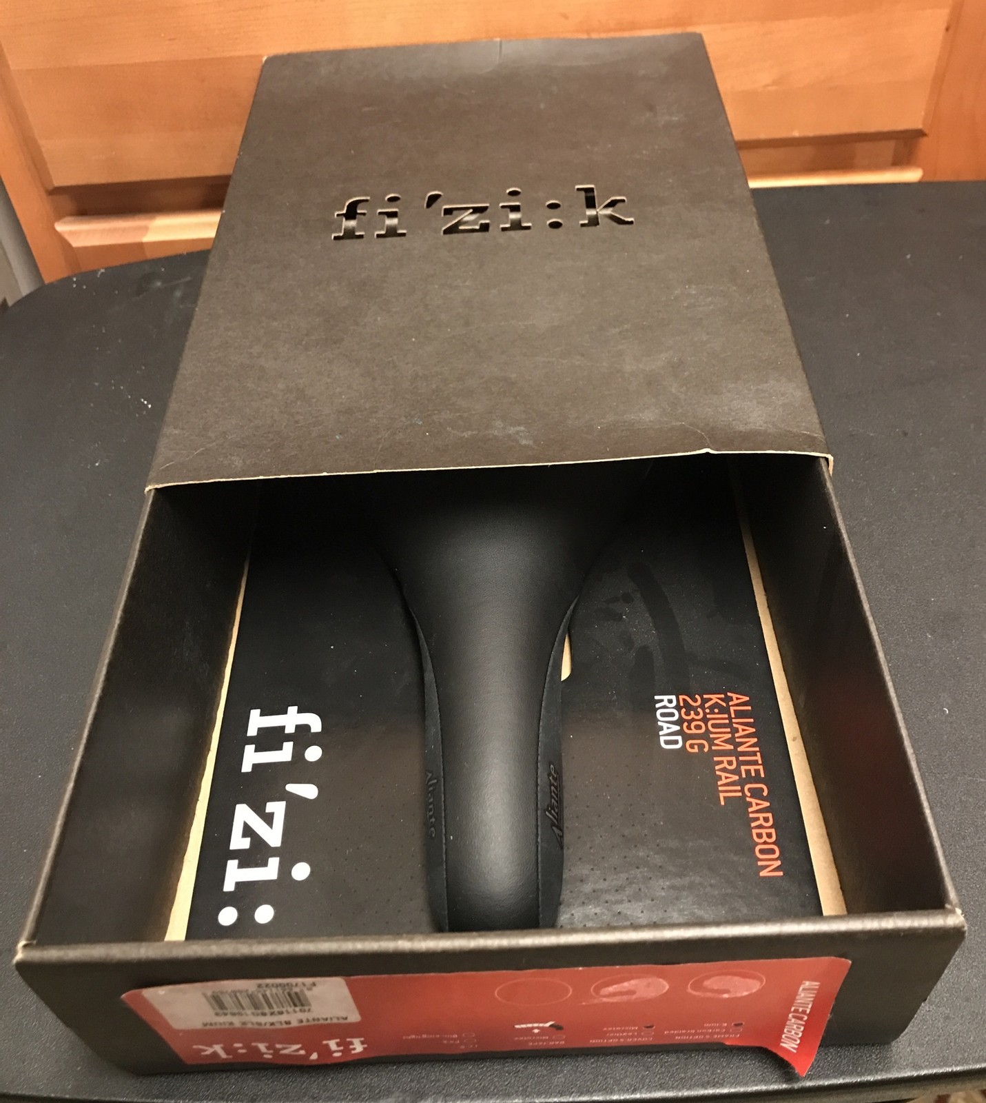 NEW Fizik Aliante Carbon K:ium Rail 239 G Road Black Saddle