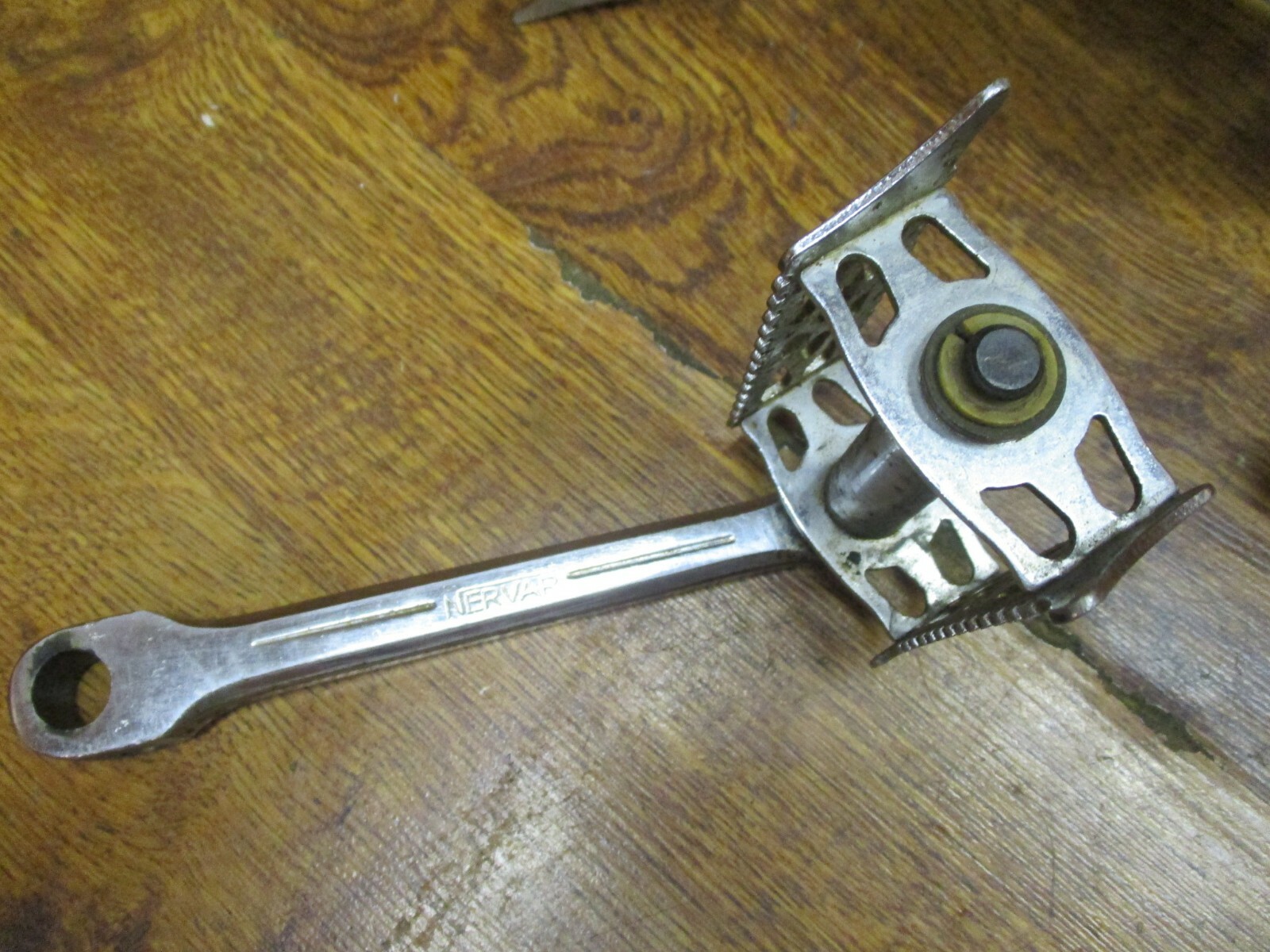 VINTAGE NERVAR 52/40T COTTER PINED CRANK SET CHAIN GUARD BOTTOM BRACKET PEDALS