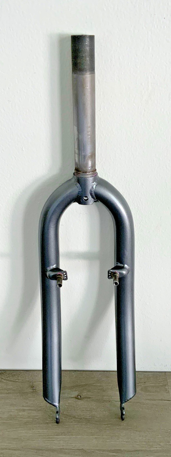STEEL FORK 26 INCH 1 1/8 INCH THREADED 167 MM STEERER 1.2 KGS