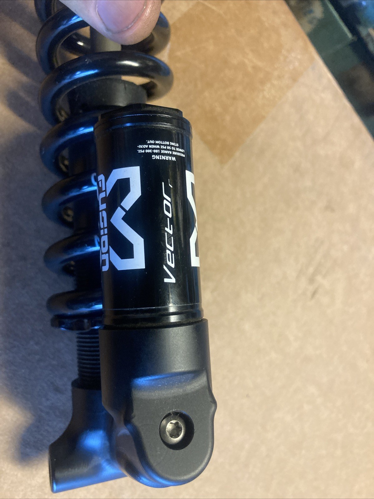 x fusion rear shock Vector Spring Mountain Bike