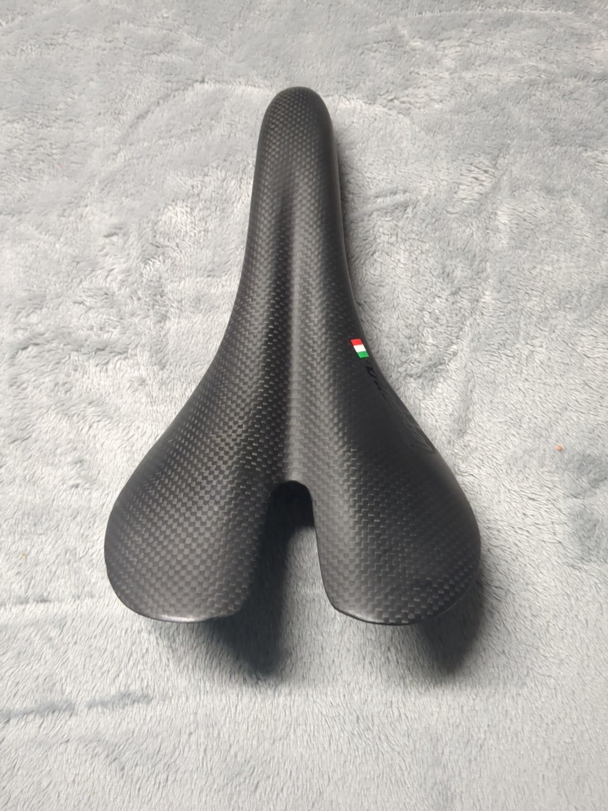 Leggera Saddle Italy Full Carbon 3.3 oz