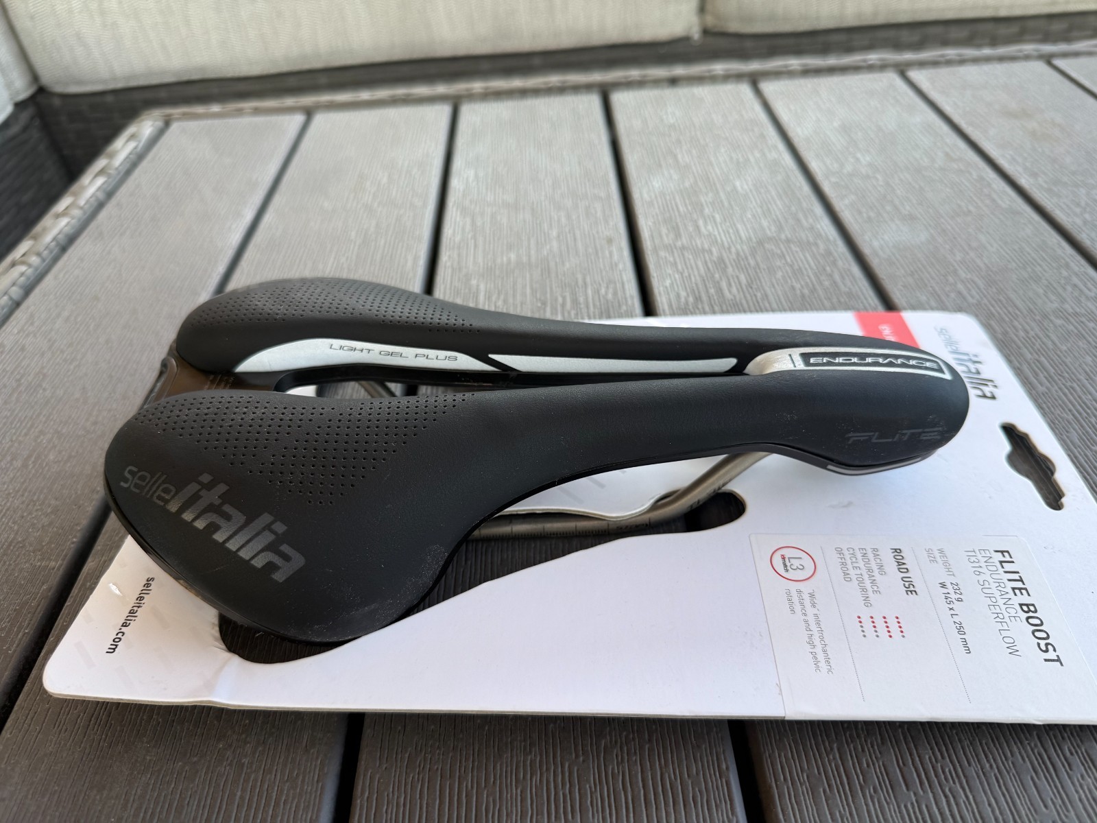 Road Bike Saddle – Selle Italia Flight Boost Endurance Ti316 Super flow