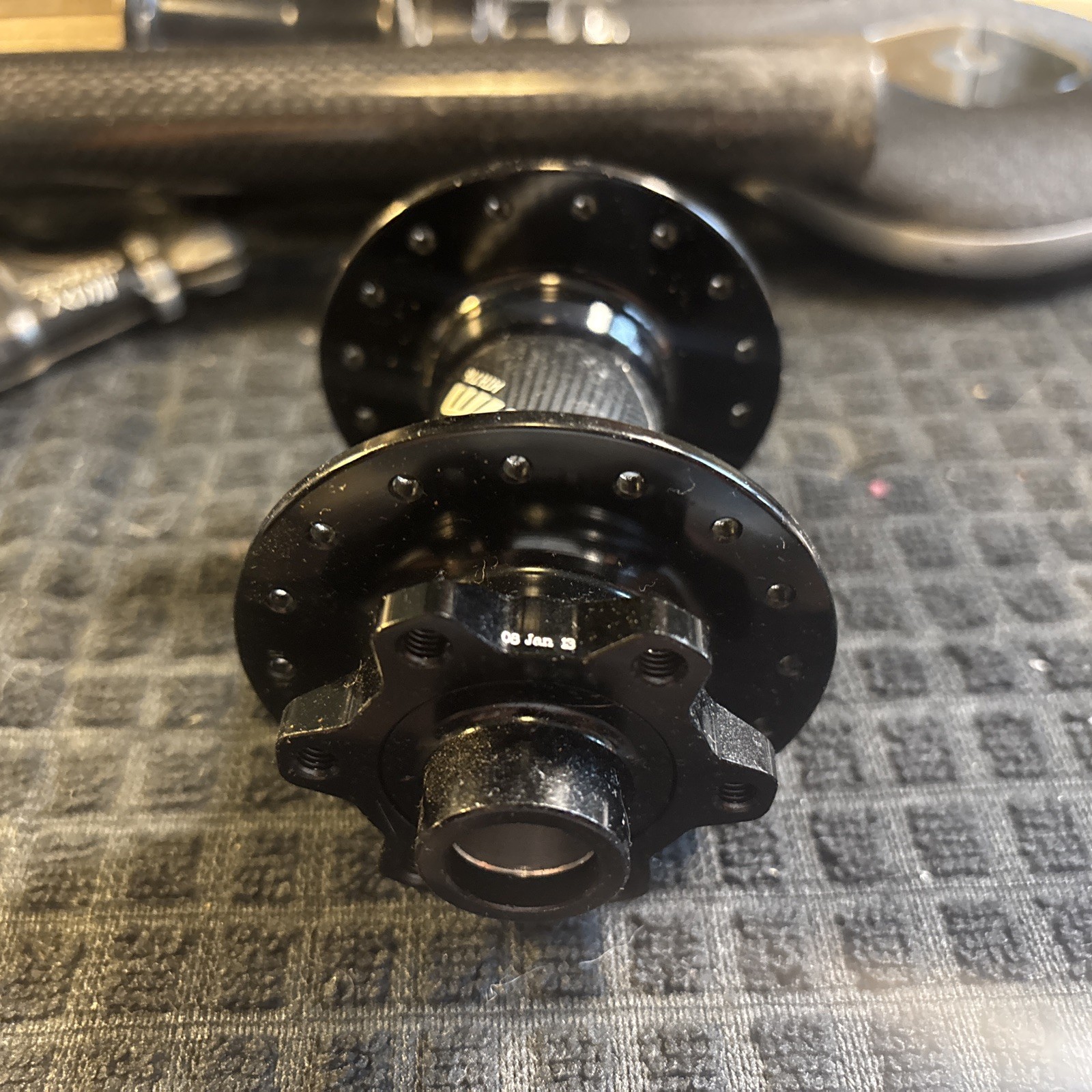 Sram MTN 716 Through Axle Hub with E6 Hole Disk 32 Hole