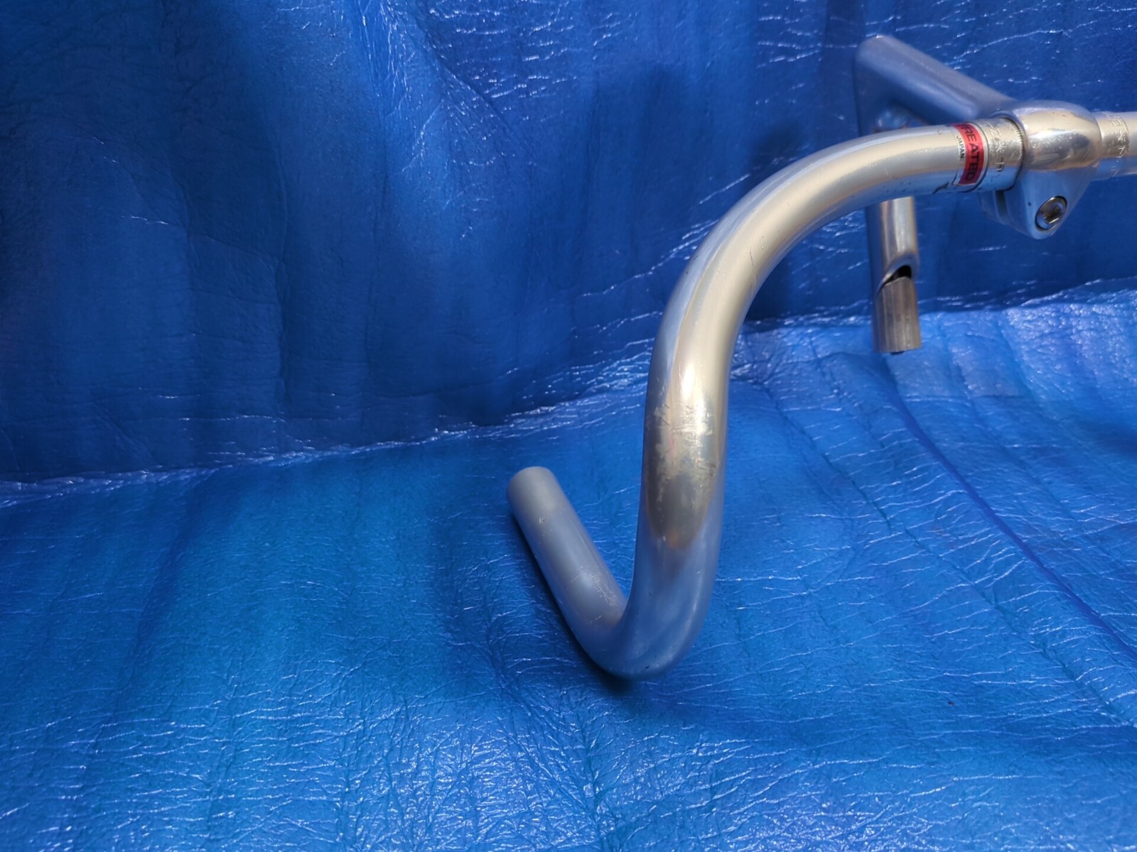 Nitto B125 Aluminium 360mm NJS Handlebar + Nitto Jaguar 110mm Alminium Stem