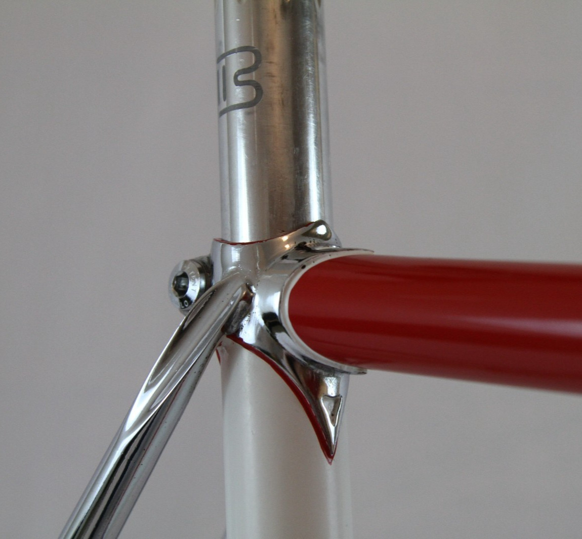 CAMPAGNOLO RECORD FLUTED SEAT POST W/BOTTECCHIA ENGRAVING 26.8 MM