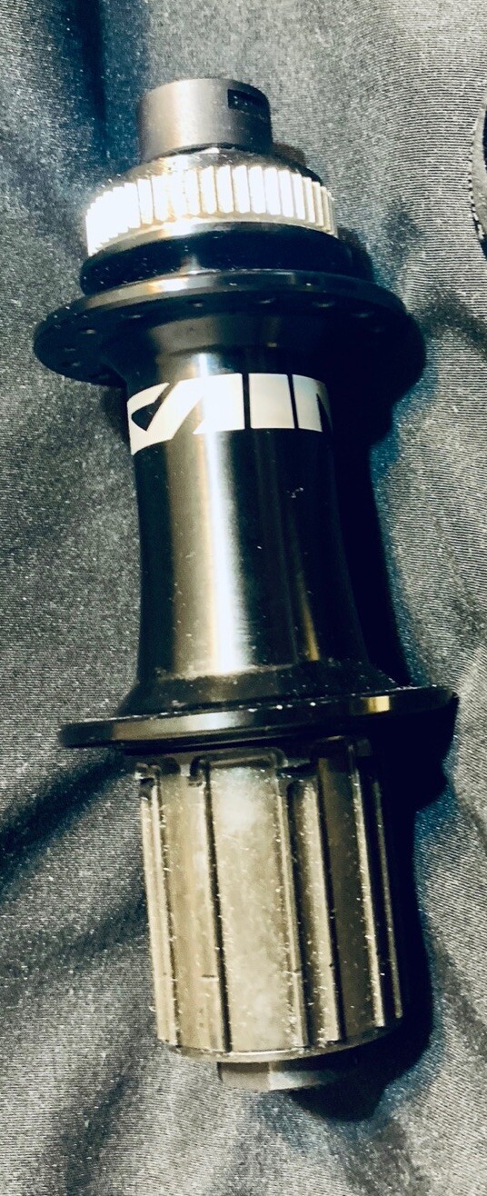 Shimano Saint 32h Hubs Front HB-M820 20x110mm Thru Axle & FH-M810 Rear 10x135mm