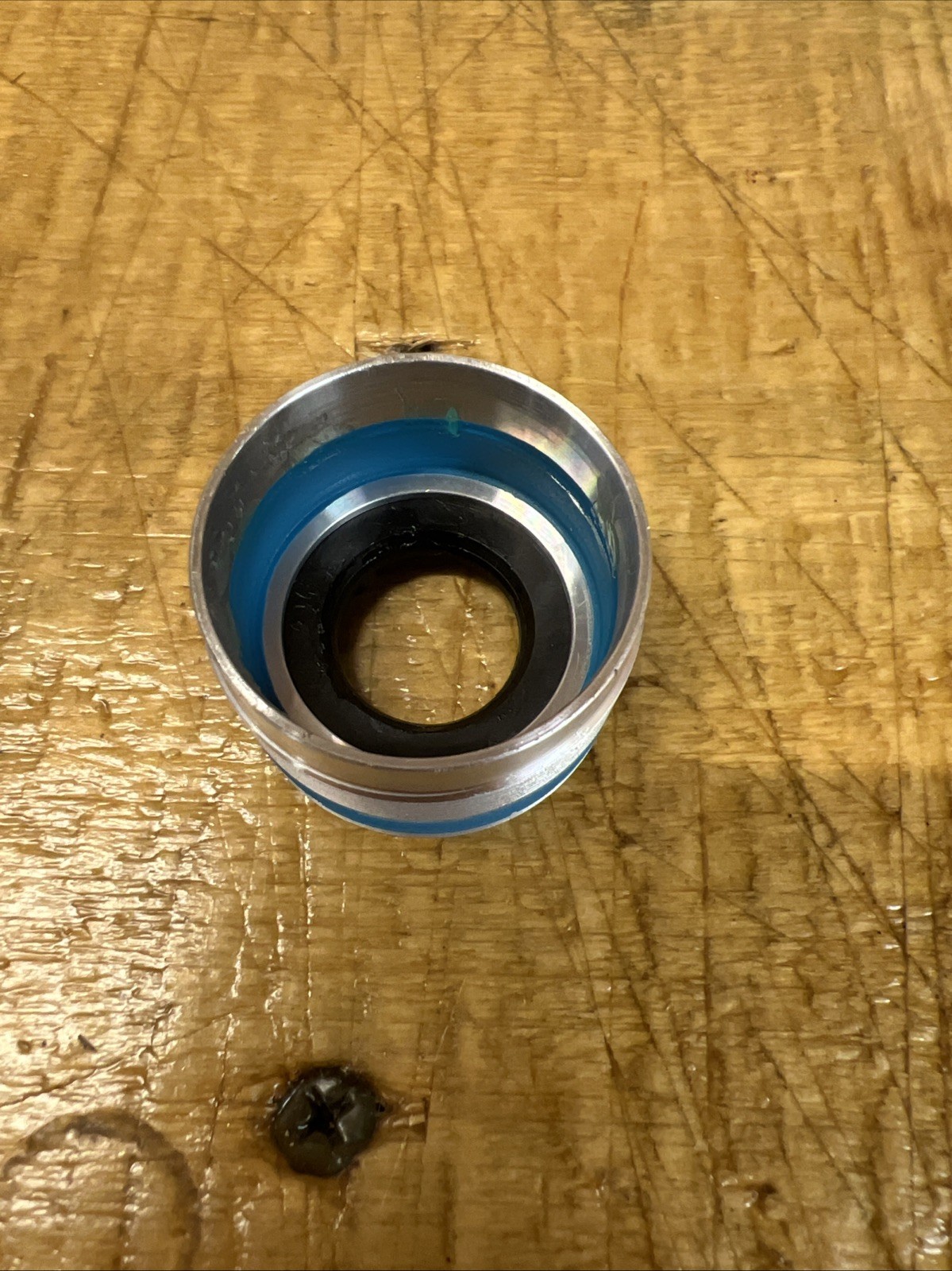 New Shimano BB-UN300-E LL123 Square Taper BB British 68mm : 122.5mm Silver