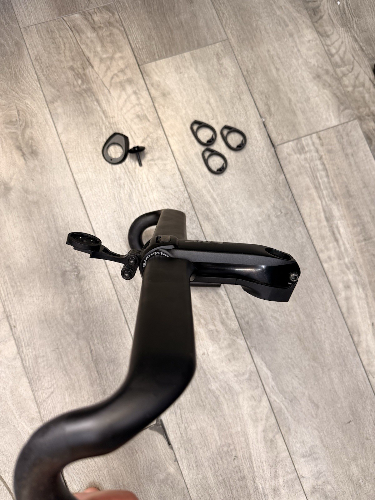 BMC ICS Aero 44X 120 carbon road handlebar Integrated Garmin Mount Spacers Clean