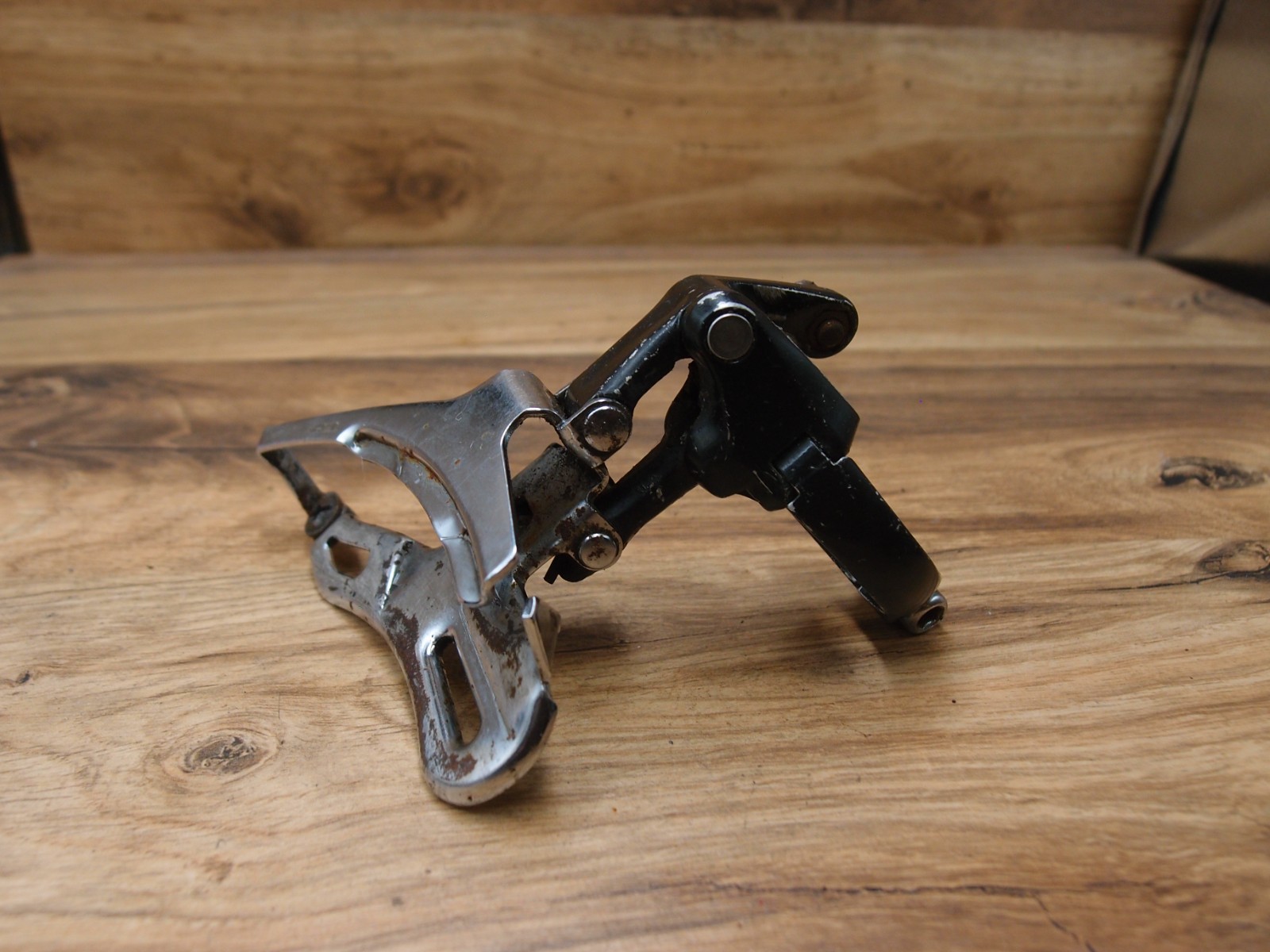 1995 front derailleur MTB Shimano Deore LX FD-M565 VIA Japan 31.8 mm bottom pull
