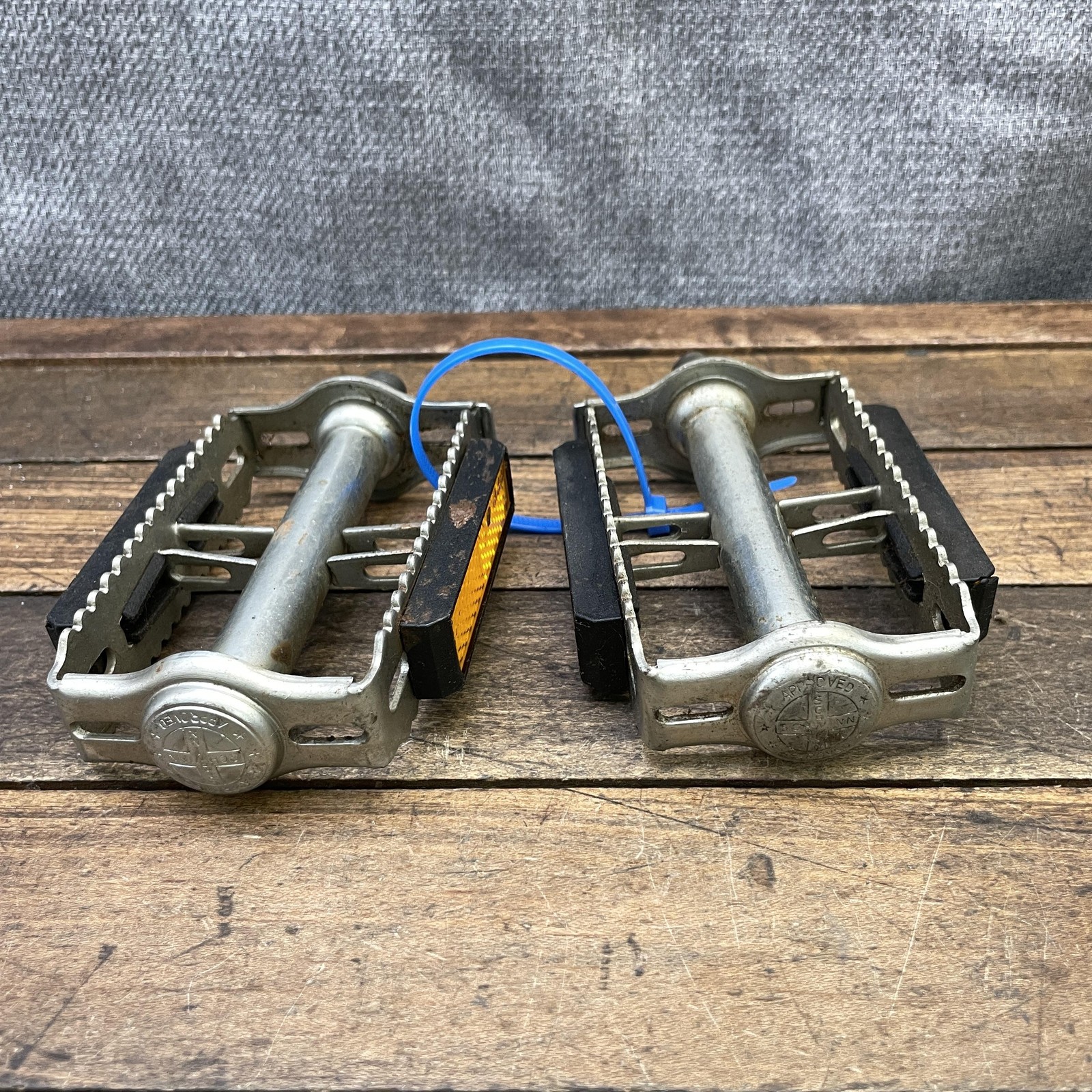 Vintage Schwinn Approved Rat Trap Pedals 1/2 Reflector Germany BMX Klunker
