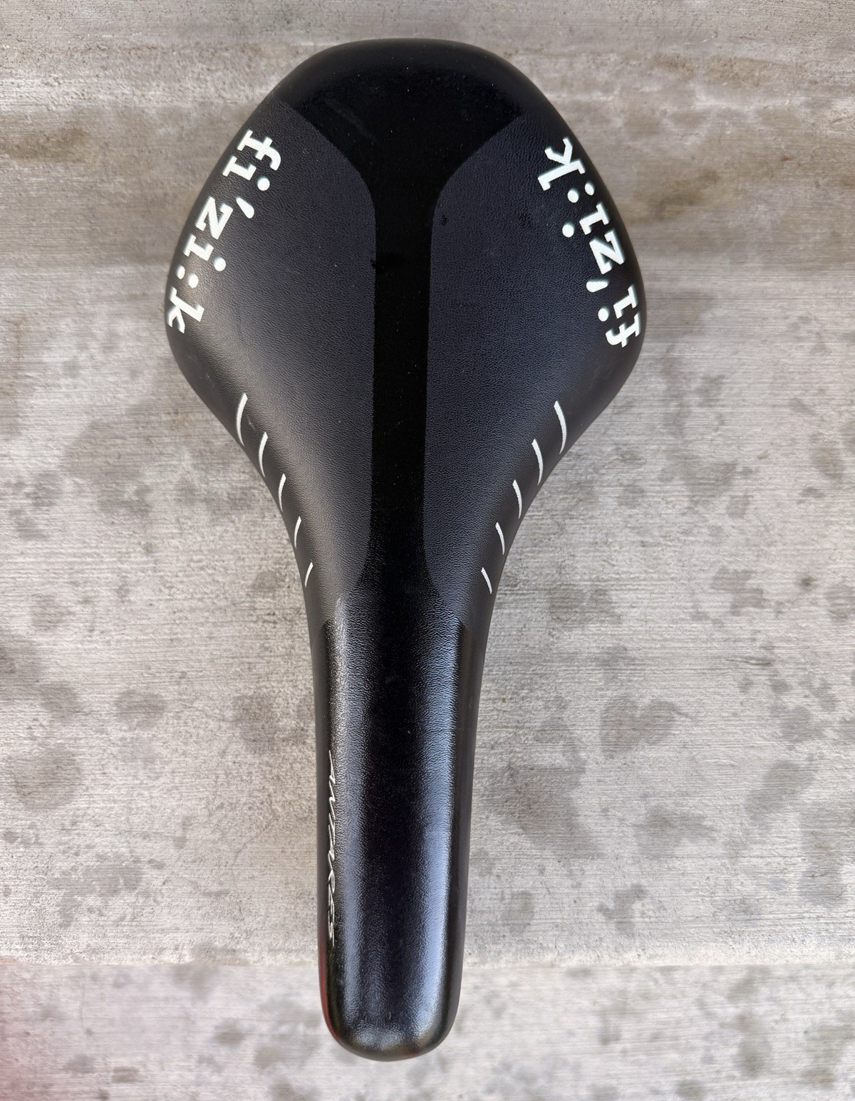 Fizik Racing Road Bike Saddle Seat Black Synthetic/Alloy Rails Unisex Adult