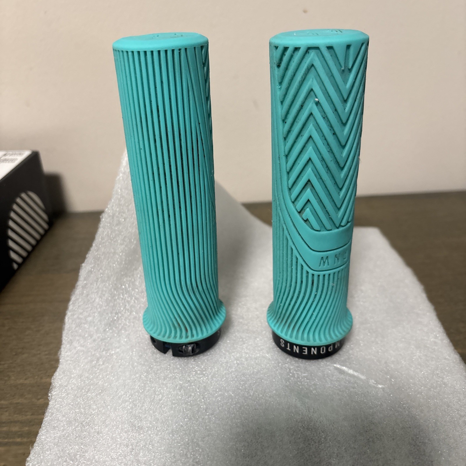 X Large Seafoam Teal Mountain Bike MTB Grips 30mm 34mm 25A Durometer Durable Set