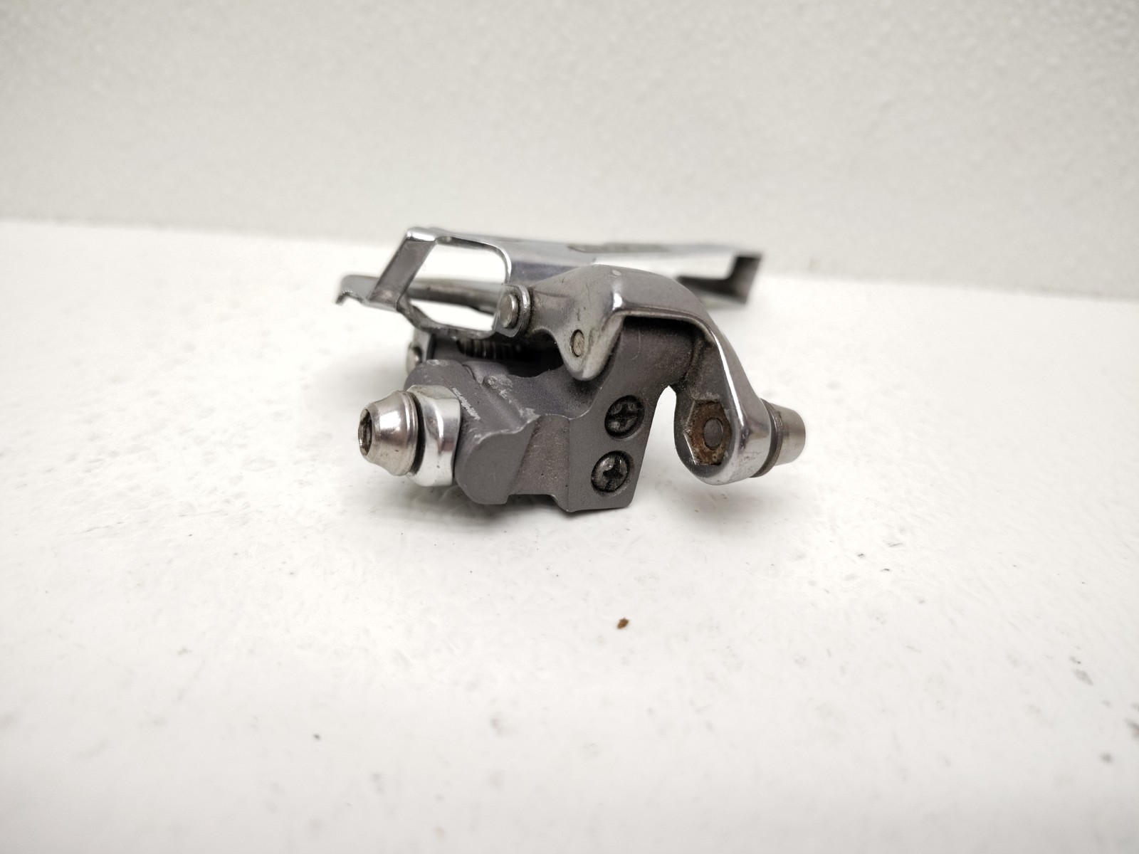 SHIMANO 105 FRONT DERAILLEUR MODEL FD 5700