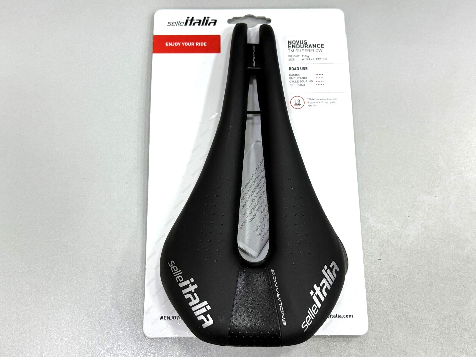 Selle Italia Novus Endurance TM Superflow Manganese Rail Saddle L3 (149x 282mm)