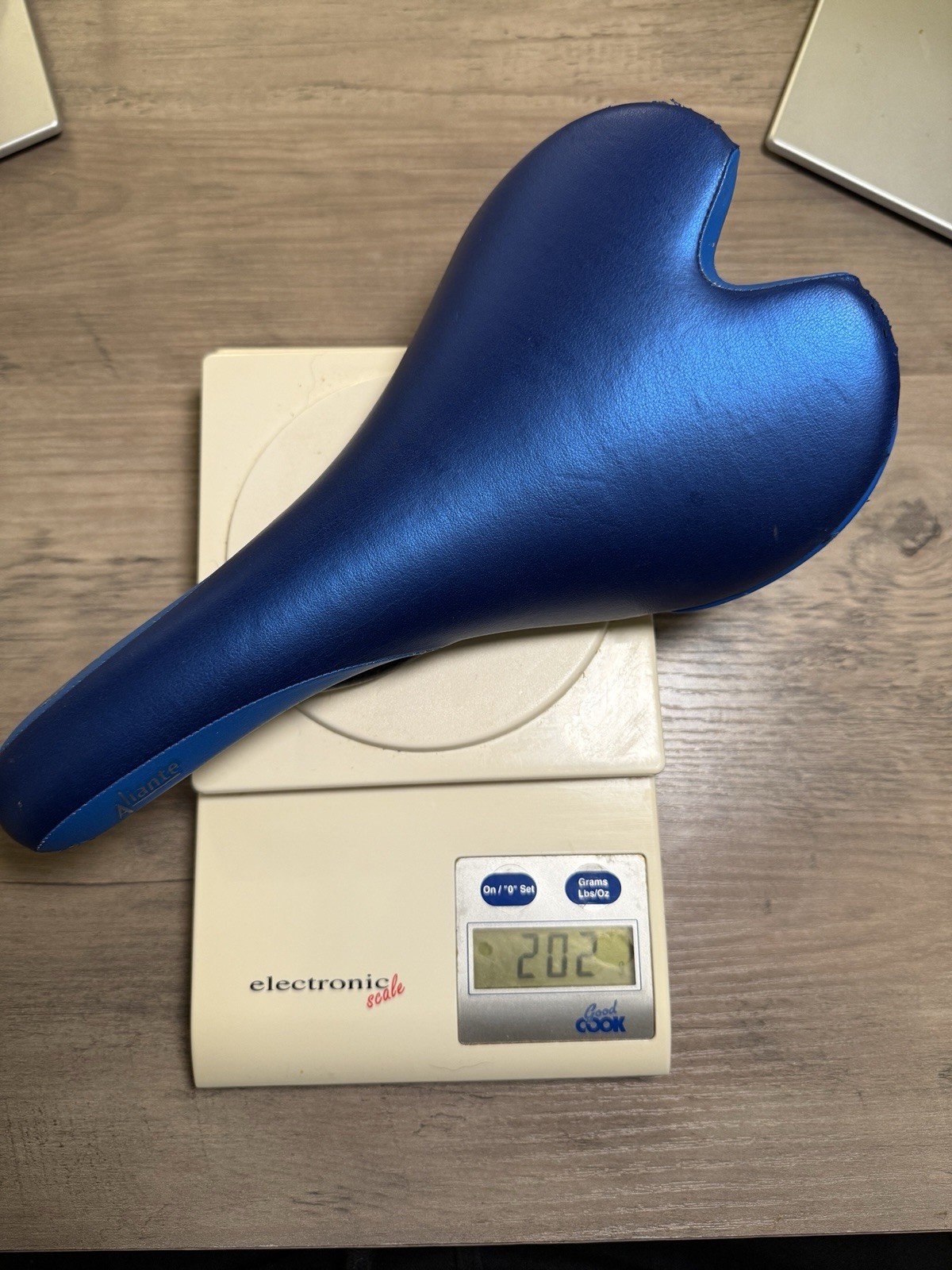 FIZIK Aliante carbon rail saddle In Blue 200 Grams