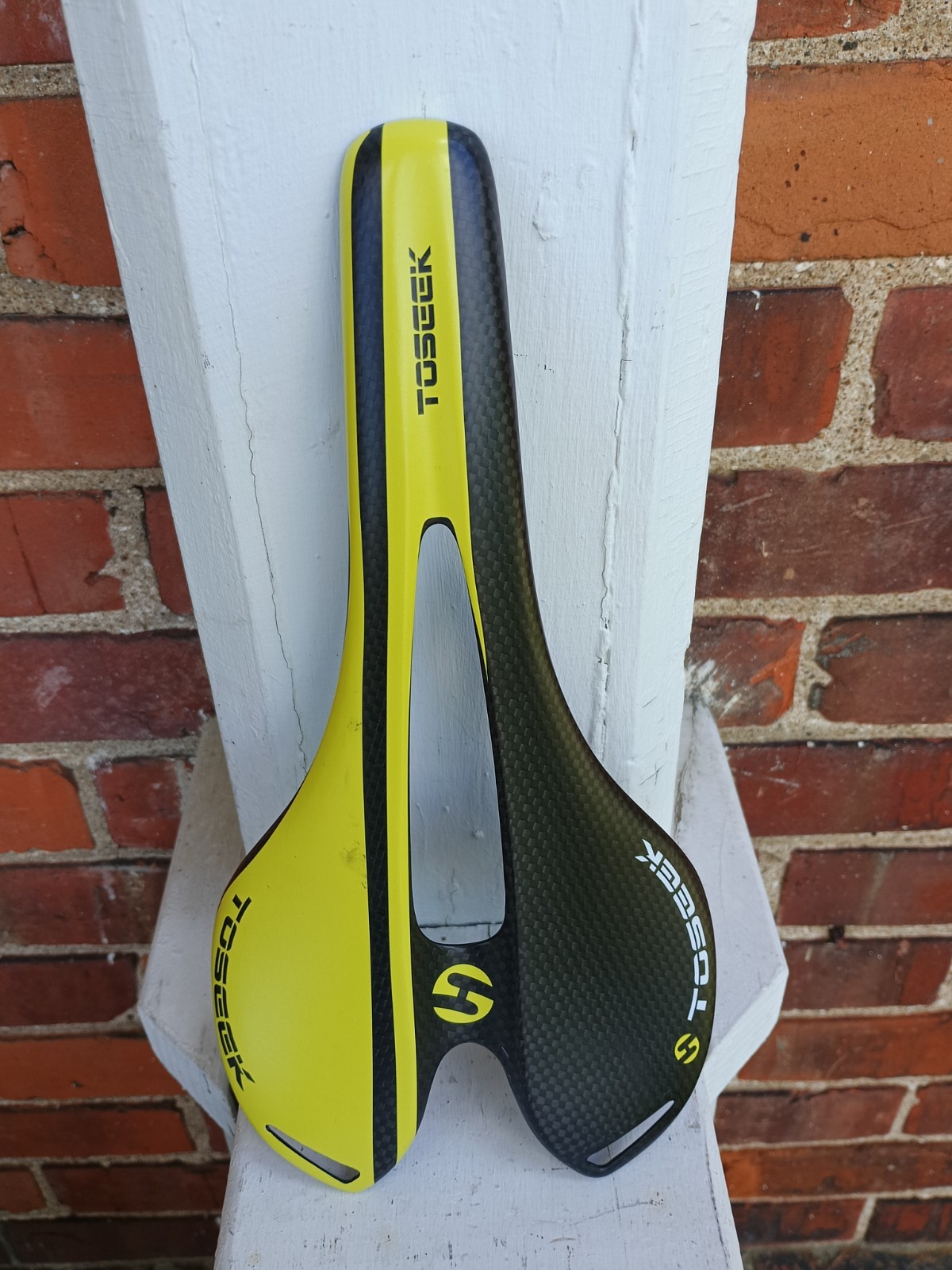 TOSEEK Full Carbon Fiber Bicycle Saddle Hollow Racing Seat 3.77 oz Yellow/Black