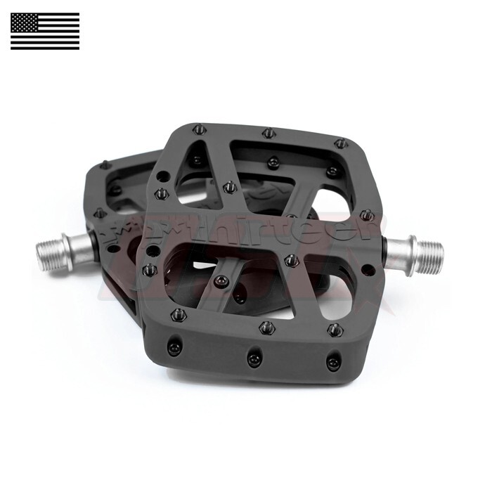 e*thirteen Base Flat Pedals – MTB Platform Composite Body 22 Pins, 9/16″ Black