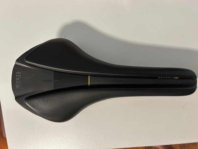 FIZIK ANTARES VERSUS EVO 00 – Regular / 139mm / MOBIUS – small scuff