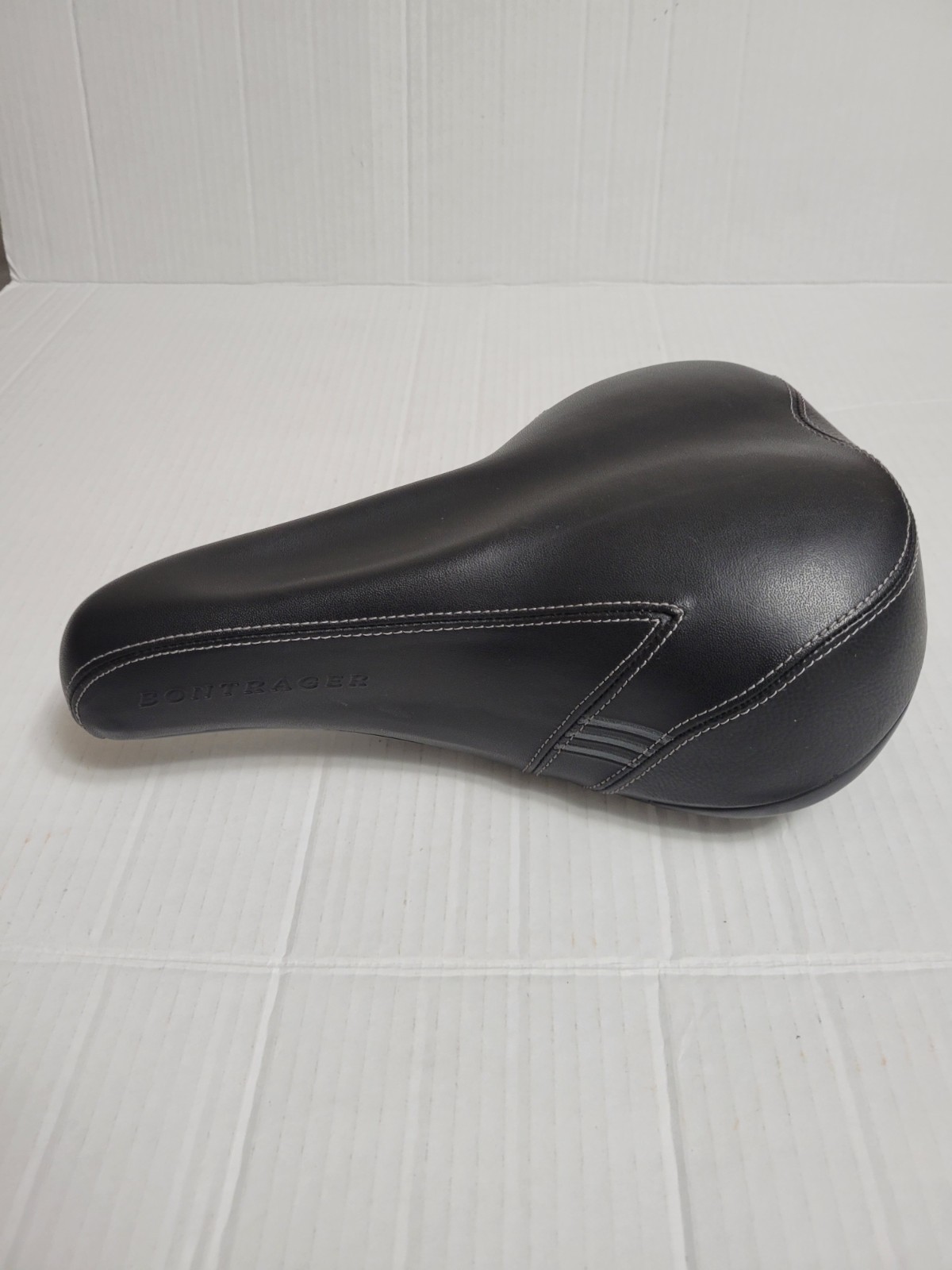 Bontrager Comfort Saddle/Seat, Black, Synthetic, 7×7 mm Rails, Universal
