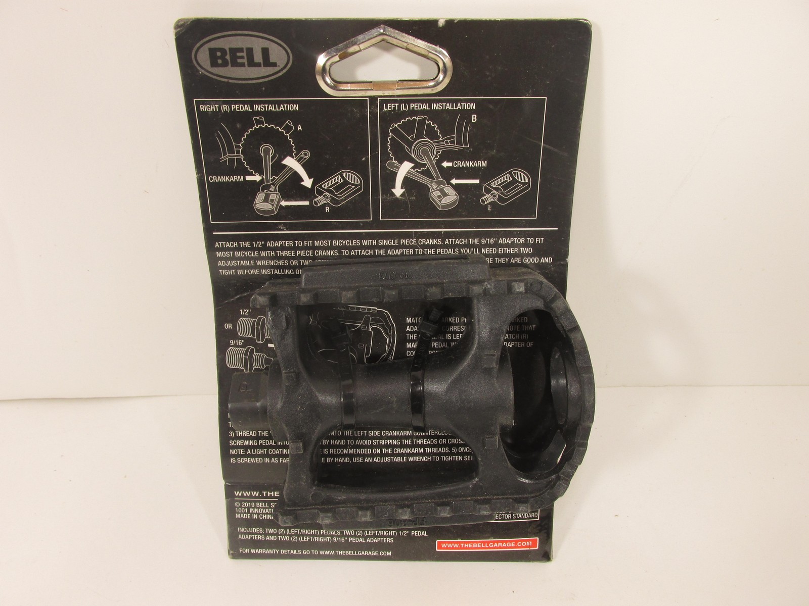 Bell Universal Pedal Set KICKS 350 Bicycle Platform Pedals Black Reflectors