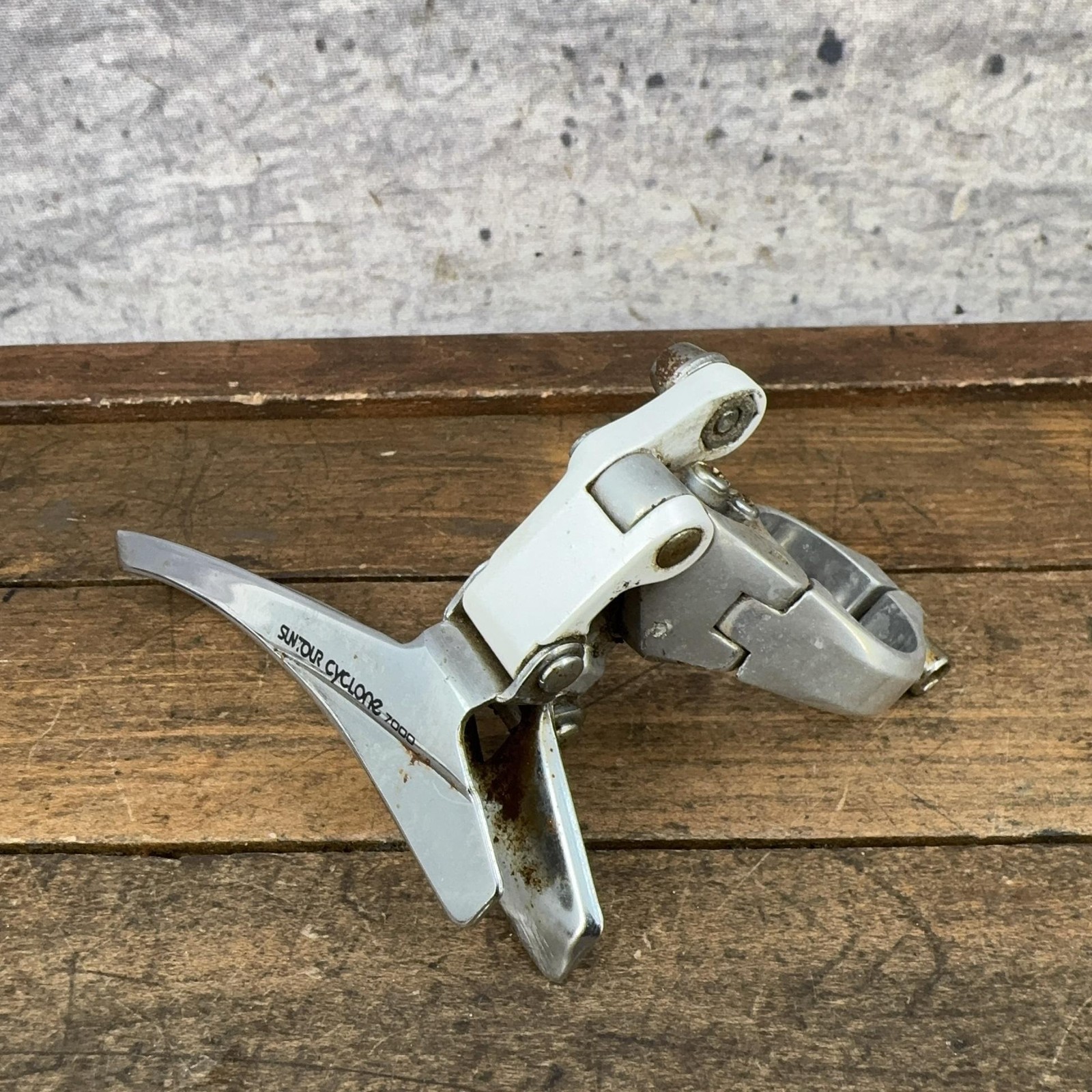 Vintage Suntour Cyclone 7000 Front Derailleur 28.6 Clamp Bottom Pull Japan