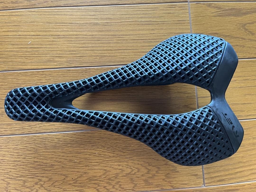 Extremely beautiful item! RYET RT10 Carbon 3D Saddle Short Nose SLR