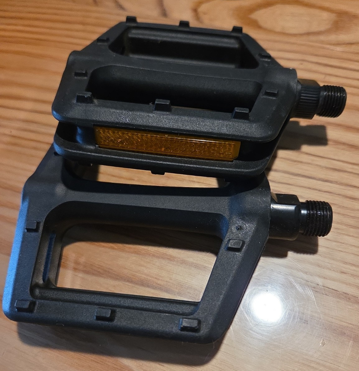VP Components VP-536 Universal Flat Nylon Platform Bike Pedals Set polymer beari