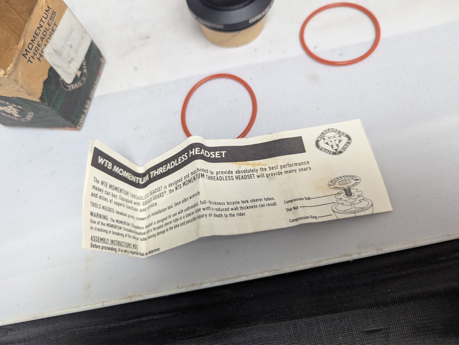 WTB grease guard 1 1/8″ threadless headset in black NOS