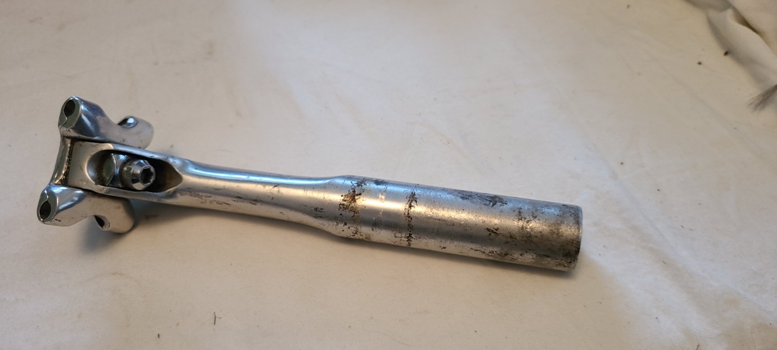 SHIMANO Dura-Ace 27.2 mm Bicycle Seatpost 8.5″ Long