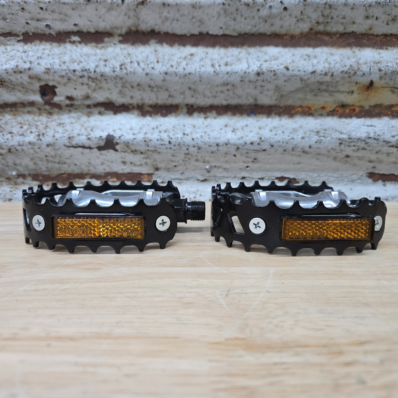 Black VP-747 Bear Trap BMX Bike Pedals With Reflectors