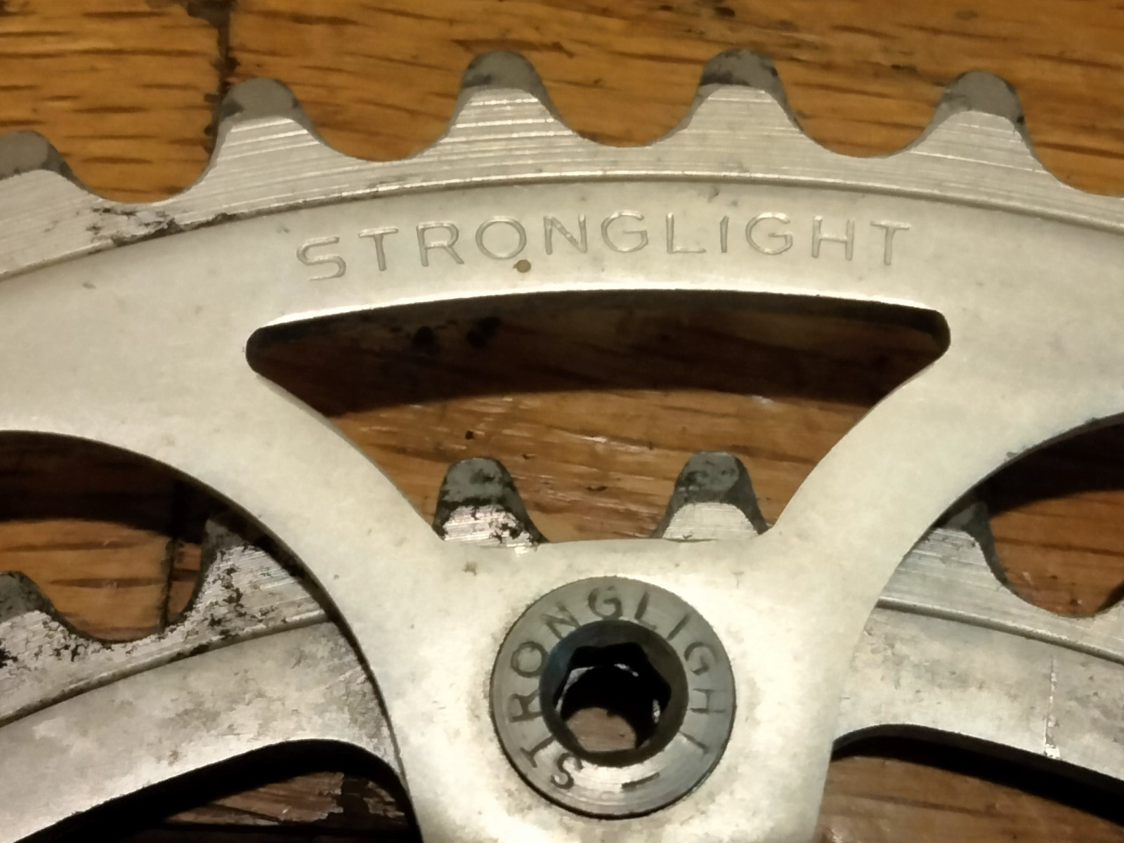 STRONGLIGHT 106 TRIPLE CRANKSET SPIDEL BRANDED 170MM VINTAGE