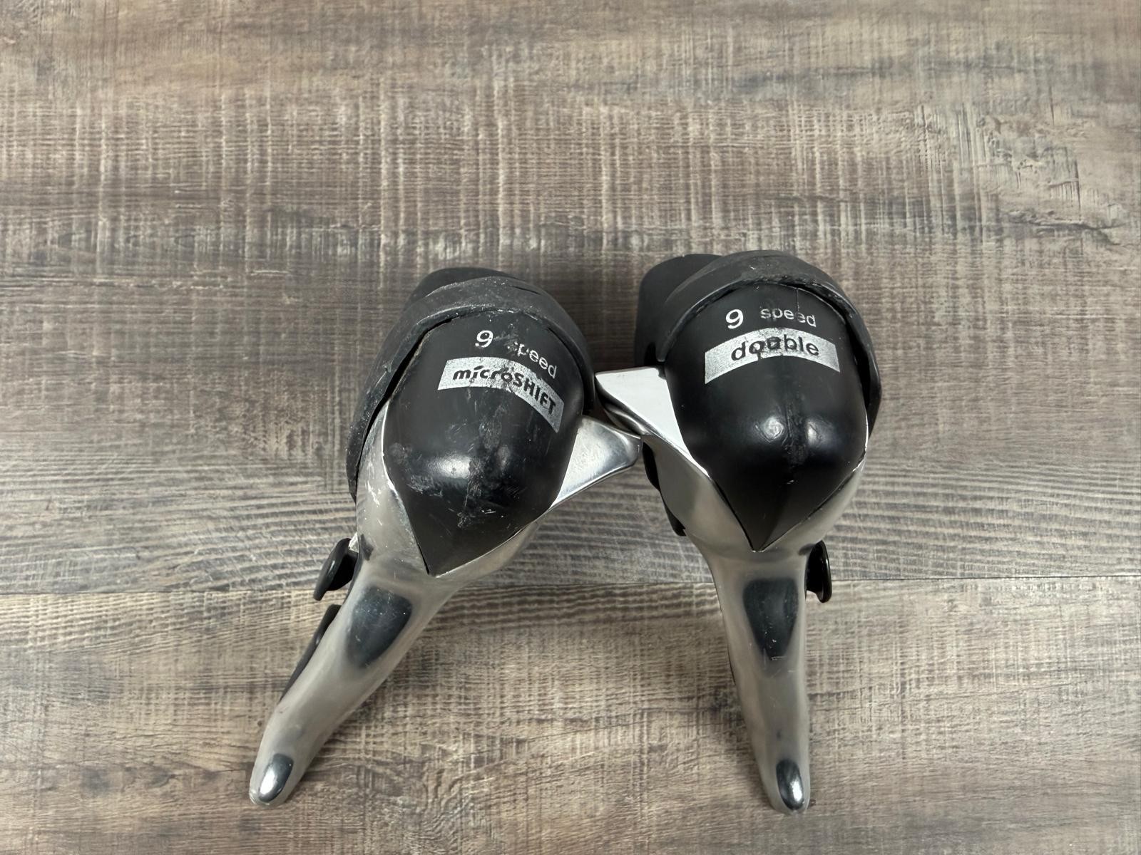 MicroShift R9 Dual Control Shift/Brake Levers Set 9 Speed Shimano