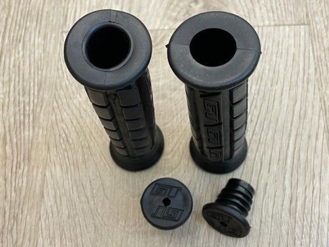 NOS Old/Mid School BMX GT Chainring 44T & GT Handle Grips with End Caps Combo
