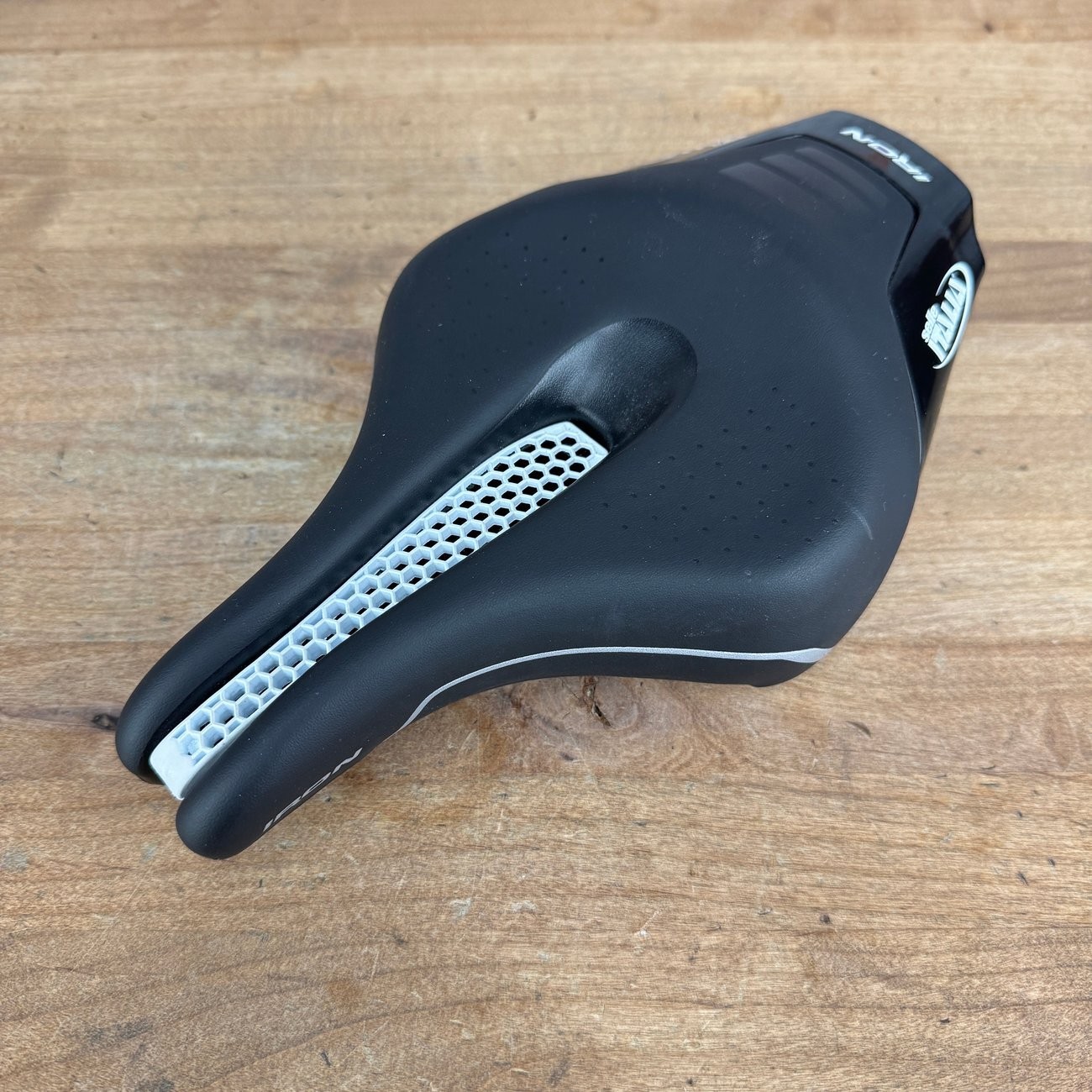 Selle Italia Iron 7x7mm Steel Rails Large 152mm Bike Saddle 293g