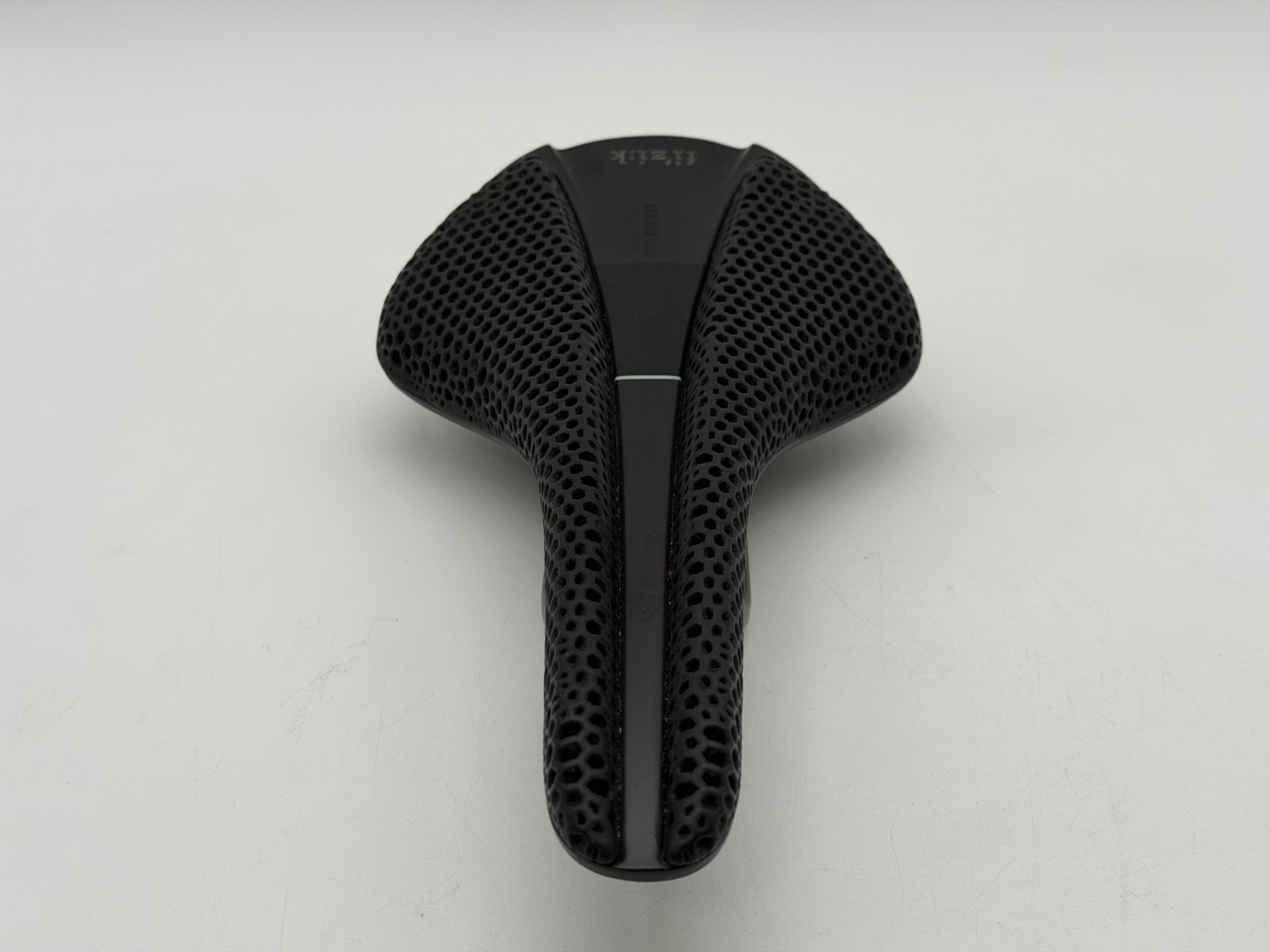 Fizik Versus EVO Adaptive 3D Printed Carbon Fiber Road Saddle 146mm wide x 270mm