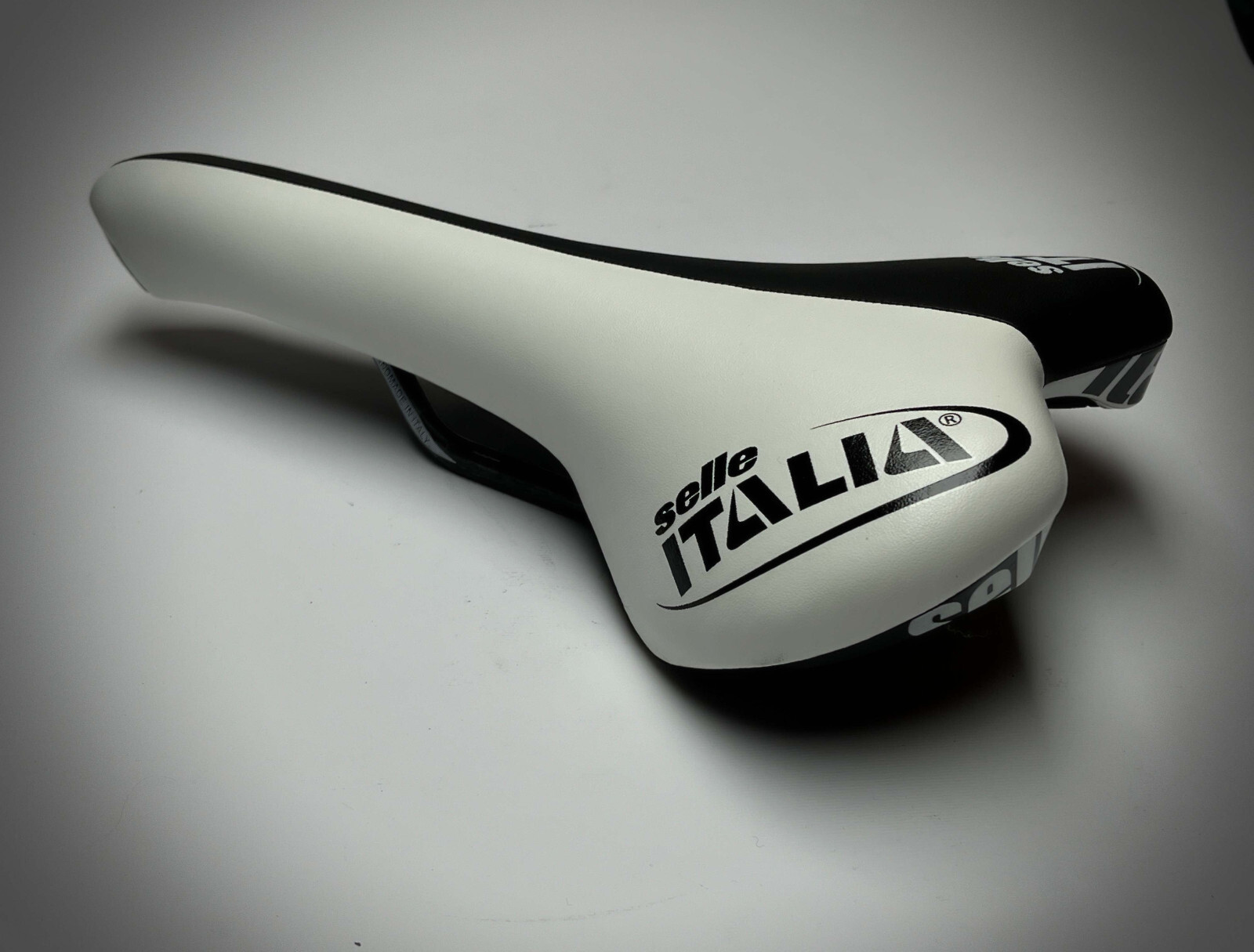 Nos Selle Italia Turbomatic White And Black Leather Saddle Carbon New From 2009