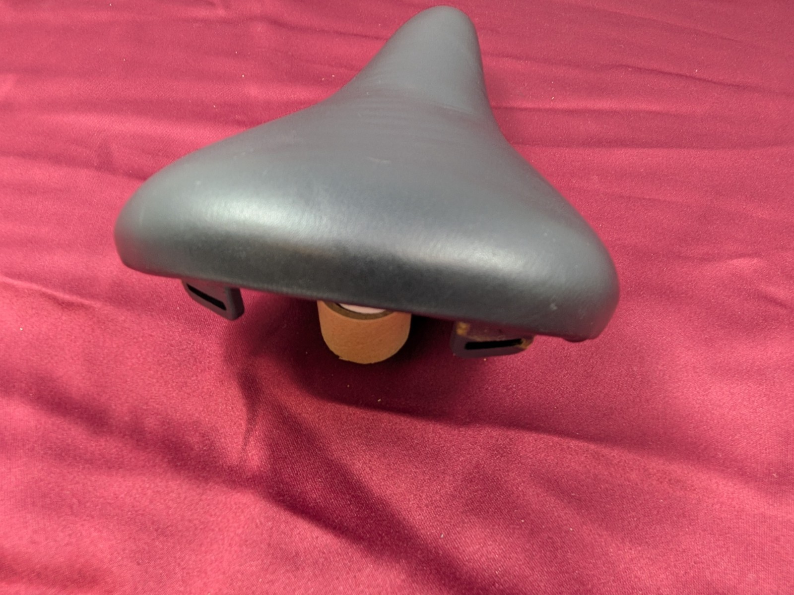 Selle Italia TI Leather Bicycle Saddle 27x16cm Foam Cushion SA25 CLEAN!