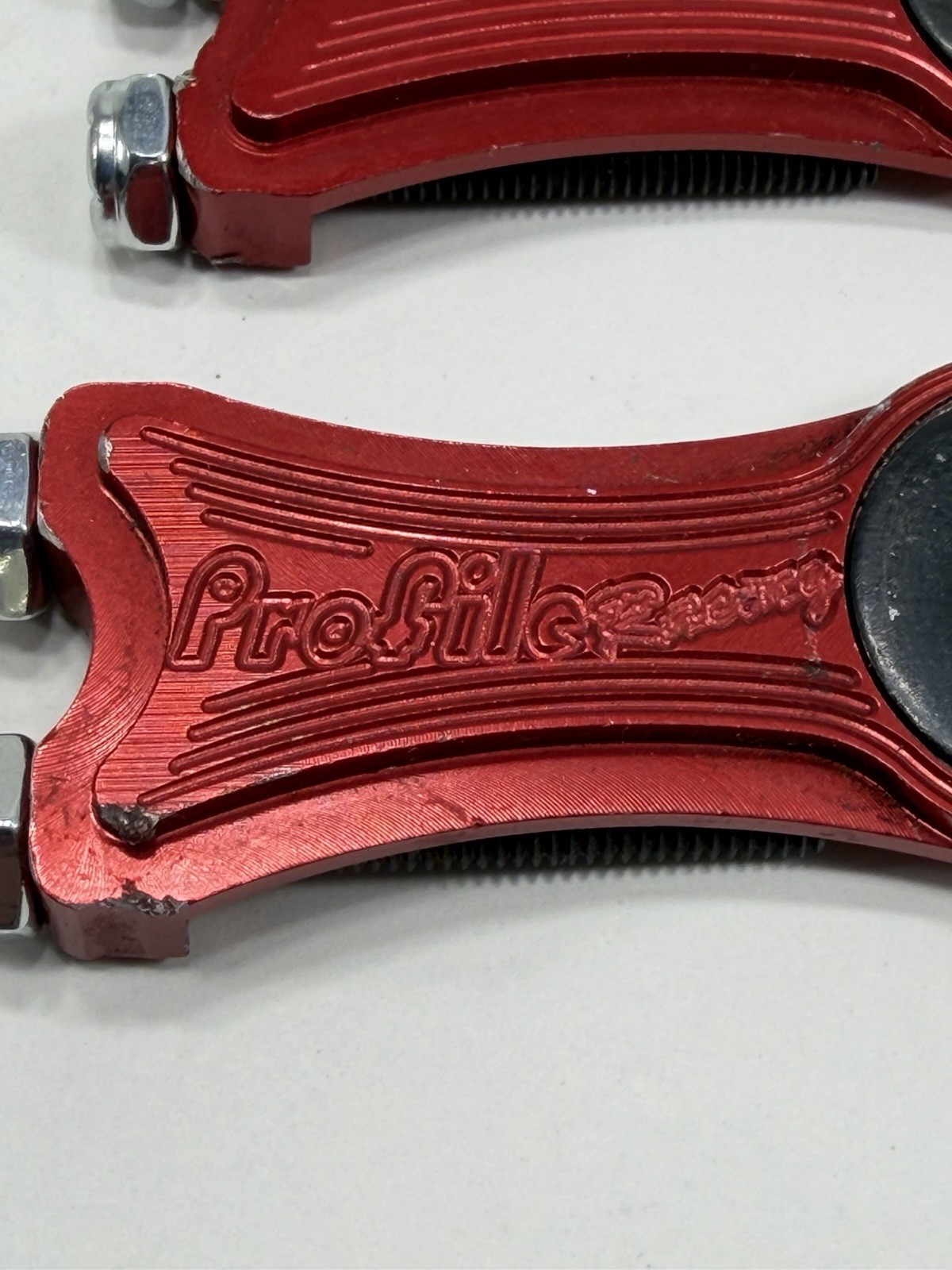 Profile Racing BMX Anodized Red Chain Tensioner Set 3/8″ Axle Mid School USA