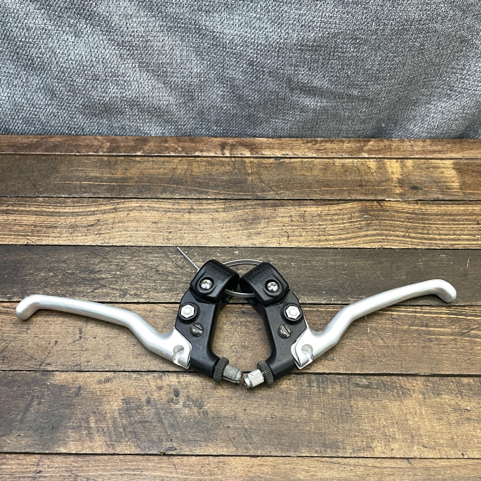 Vintage Shimano Deore BL-MT60 Brake Levers Pair 4-Finger 80s MTB Japan Black