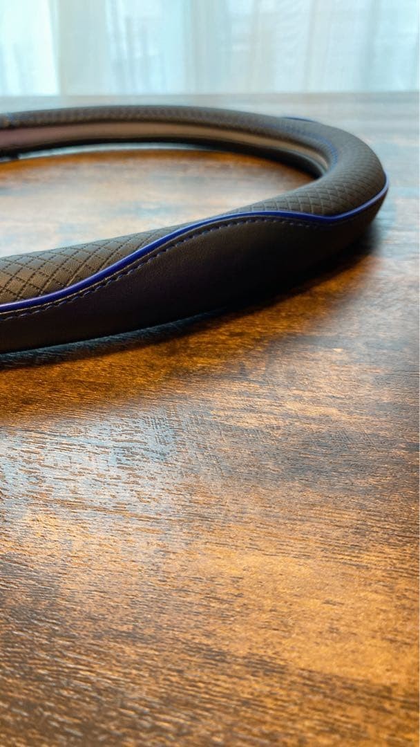 Imitation leather steering wheel cover black and blue Amazon basic 15in 38cm