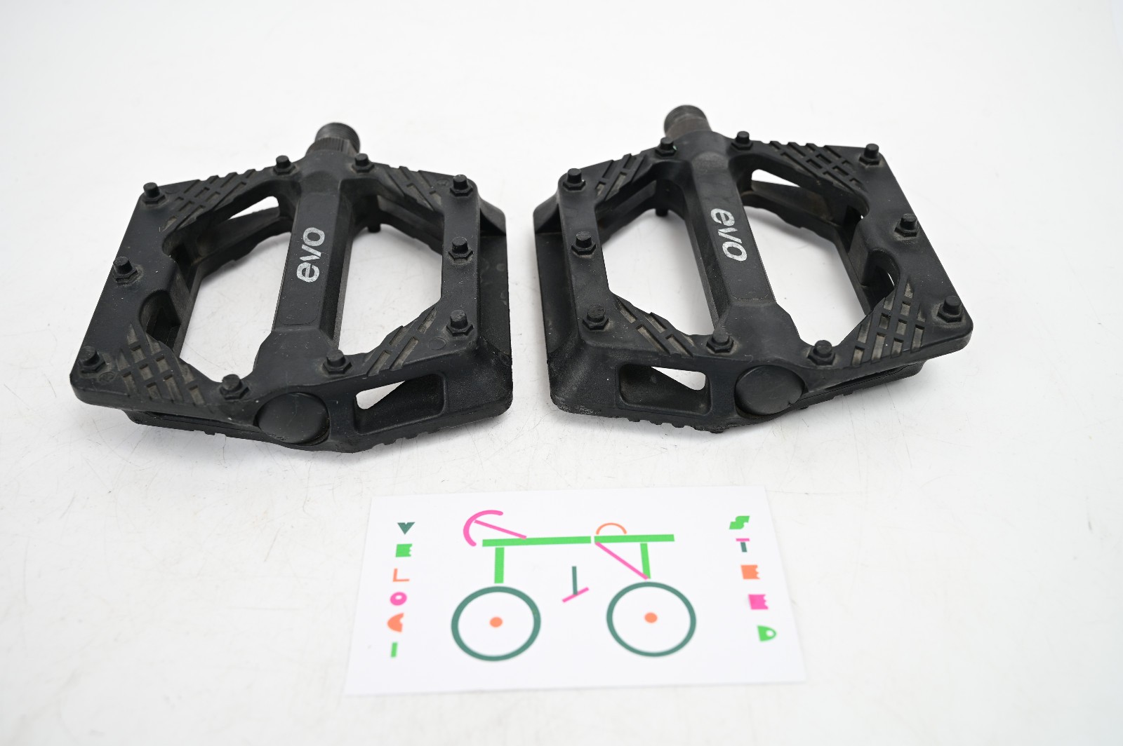 EVO Black Mountain Bike Flat Platform Pedals, Nylon, Cr-Mo, Mountain Bike 9/16″