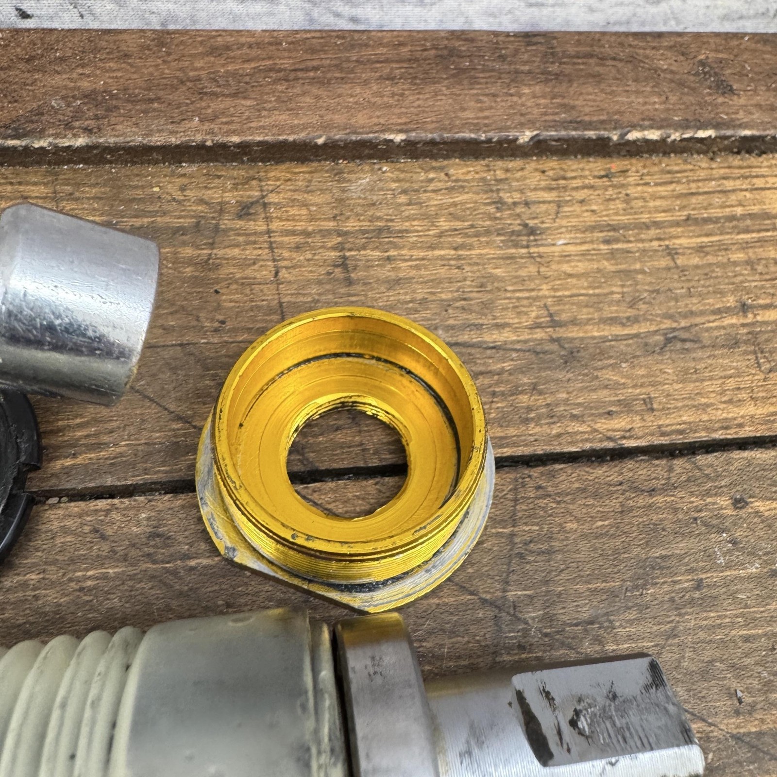 Vintage Sugino 15 Bottom Bracket Gold Alloy Cups Sealed Bearing English 68mm BSA