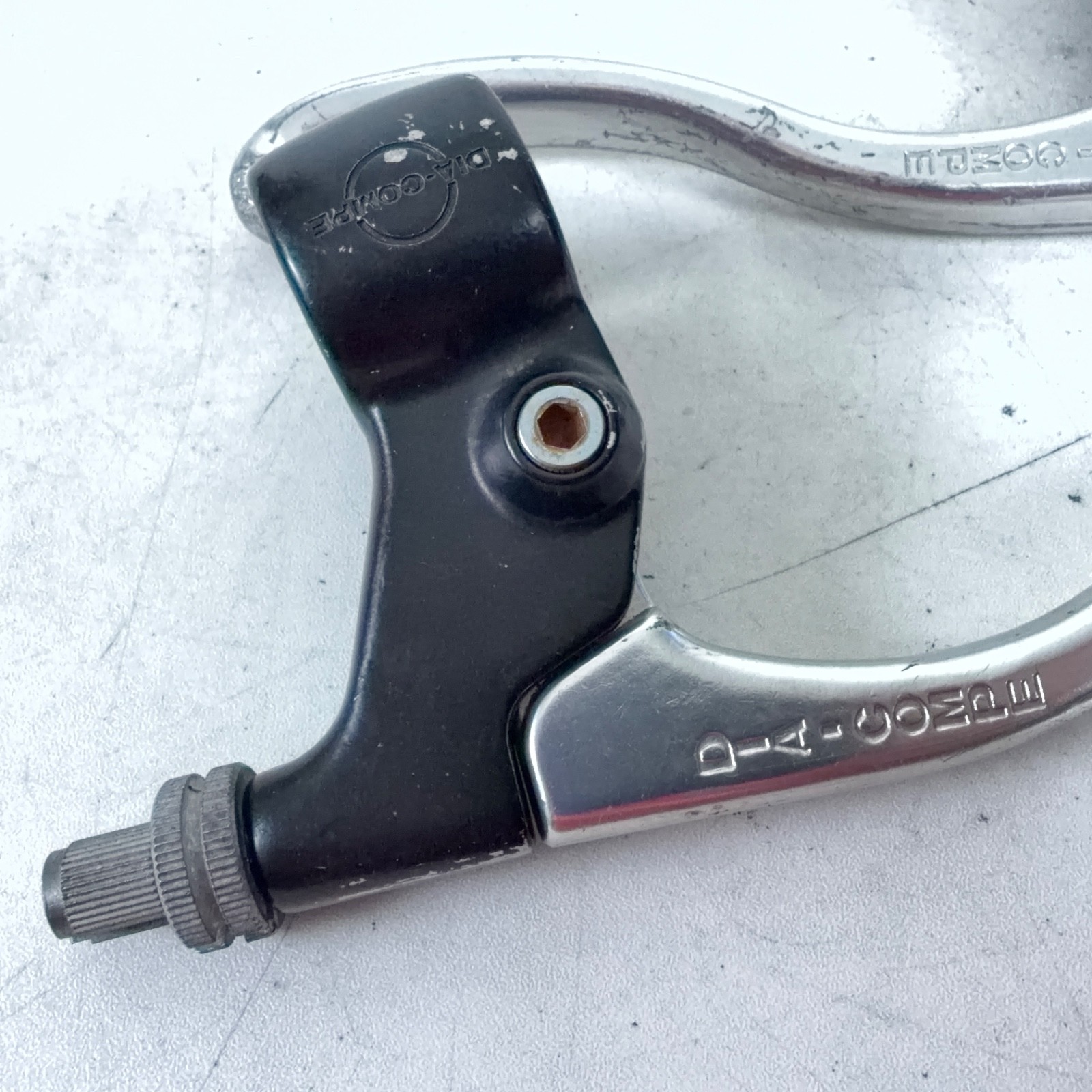 Vintage 1984 Dia-Compe 4 finger Metal Brake Lever Set L/R Made in Japan Ø22.2