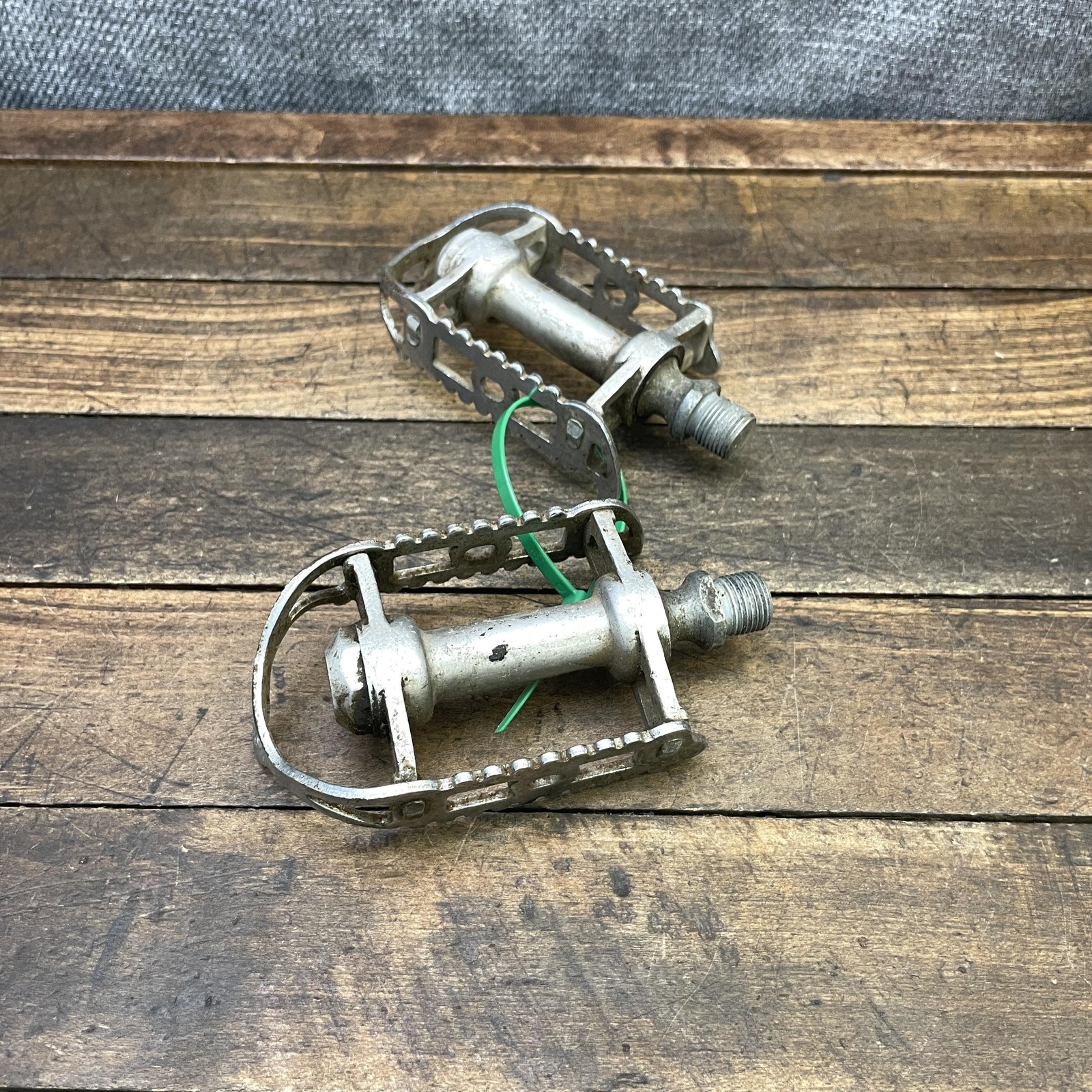 Vintage Atom 700 Platform Bike Pedals Silver Pair 365g Road Touring Alloy