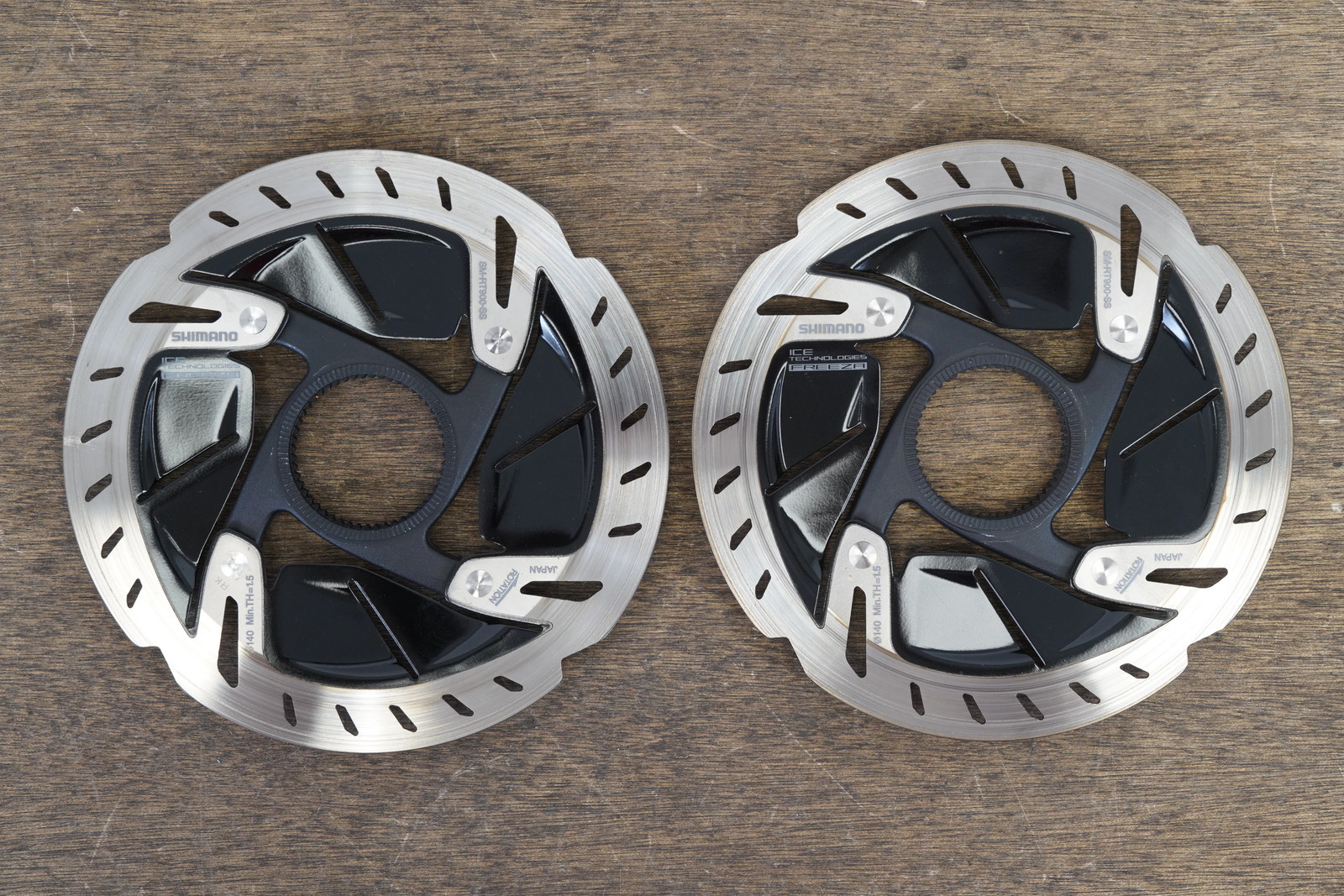 (2) 140mm Shimano Dura-Ace SM-RT900 Center Lock Disc Brake Rotors