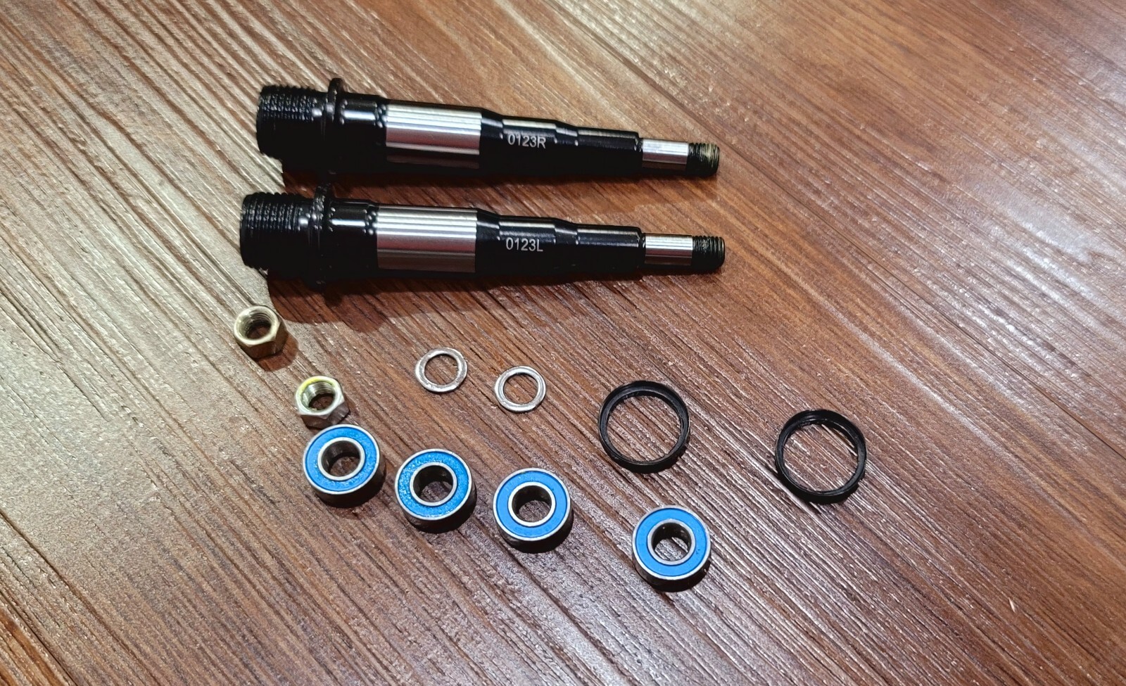 X-TrLook X-TRACK RACE AXLE Spindle & Bearing Assembly – Steel Right and Left KIT