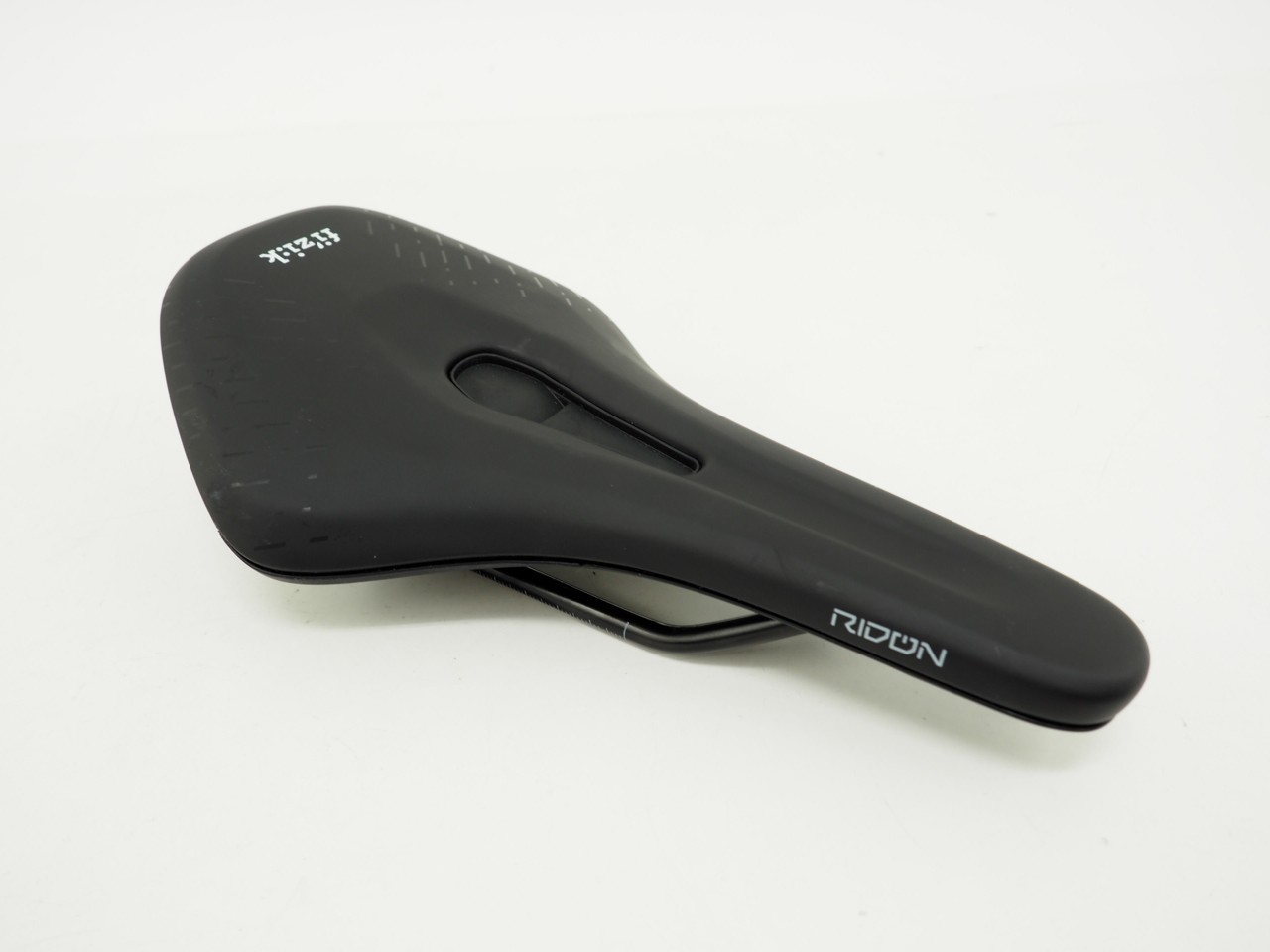 Fizik Ridon X5 Terra 145mm W 255mm L Bicycle Saddle 7x7mm Steel Rails Black