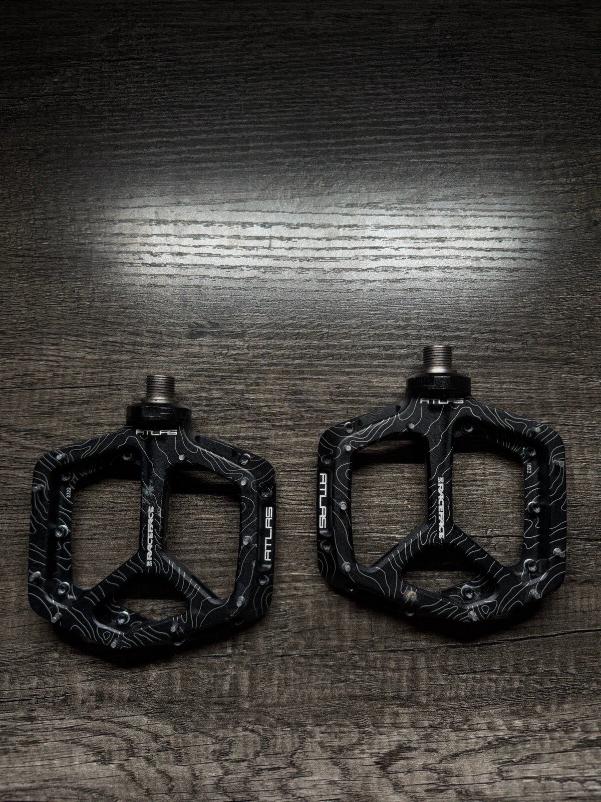 Race Face Atlas DH / MTB Bicycle Studed Platform Aluminum Pedals – Black