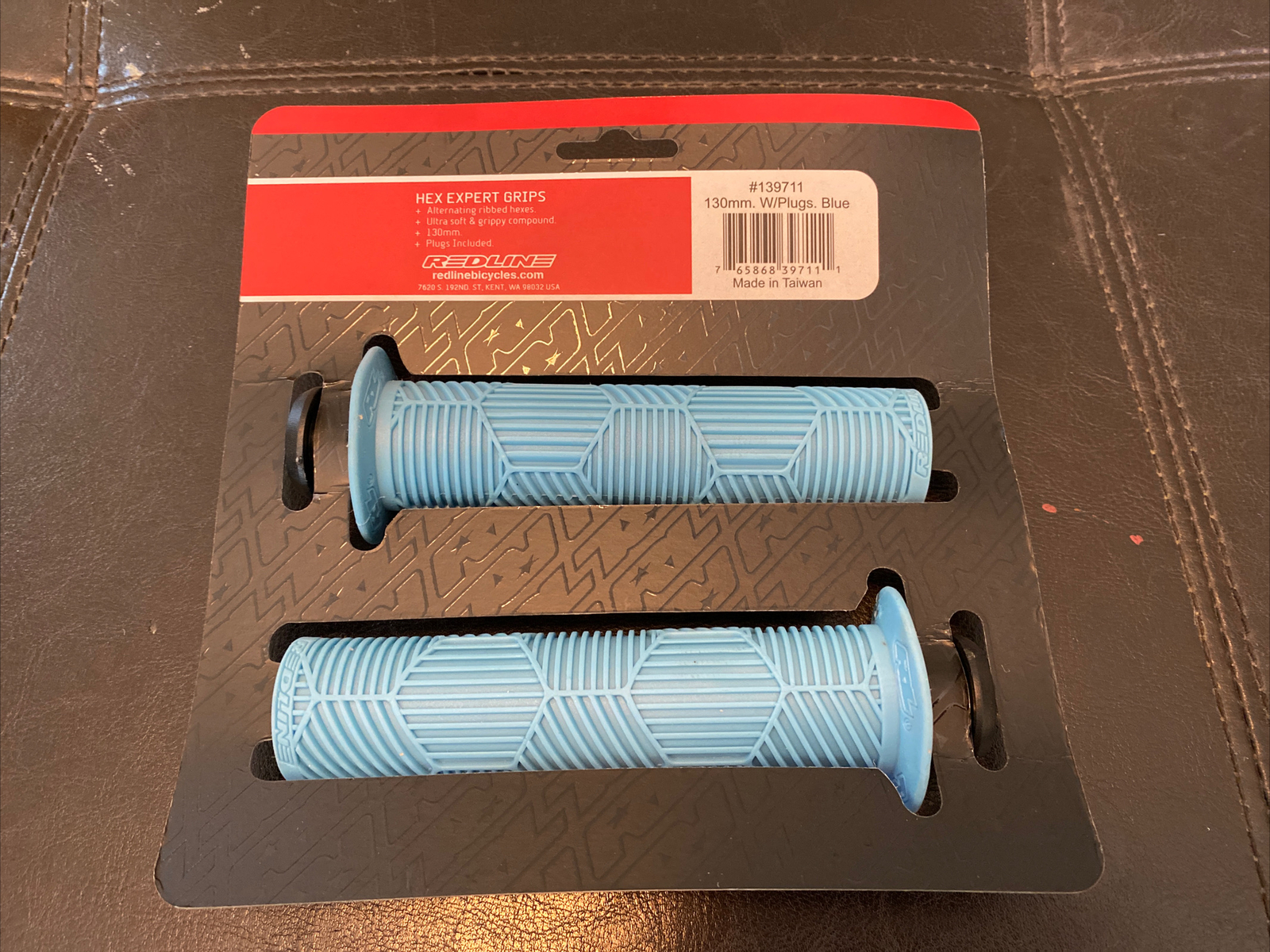 Redline Hex Pro 130mm BMX Grips with Plugs, Light Blue