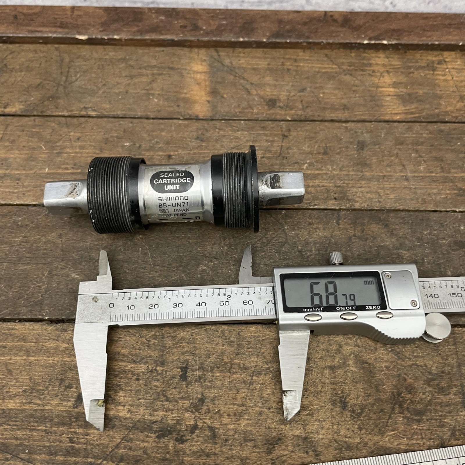 Shimano BB-UN71 Sealed Bottom Bracket 68mm BSA 115mm Deore Square Taper Japan
